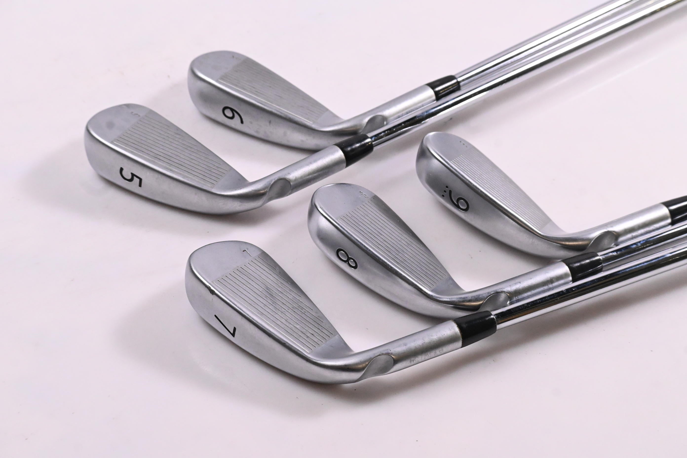 Ping G400 Irons / 5-9i / Black Dot / Regular Flex Ping AWT 2.0 Shafts