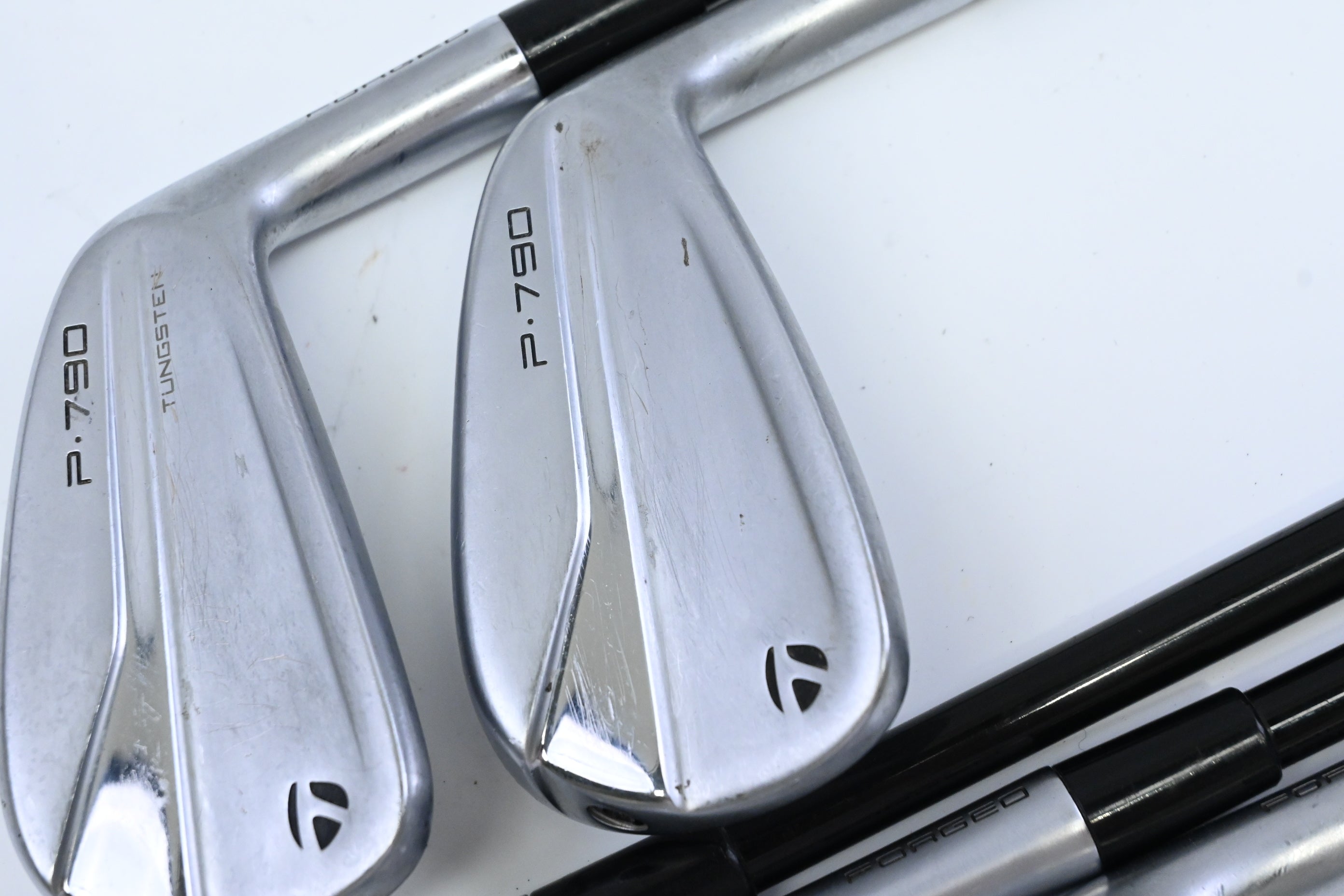 Taylormade P790 2021 Irons / 7-PW+AW / Regular Flex Fujikura Venus Red 6 Shafts