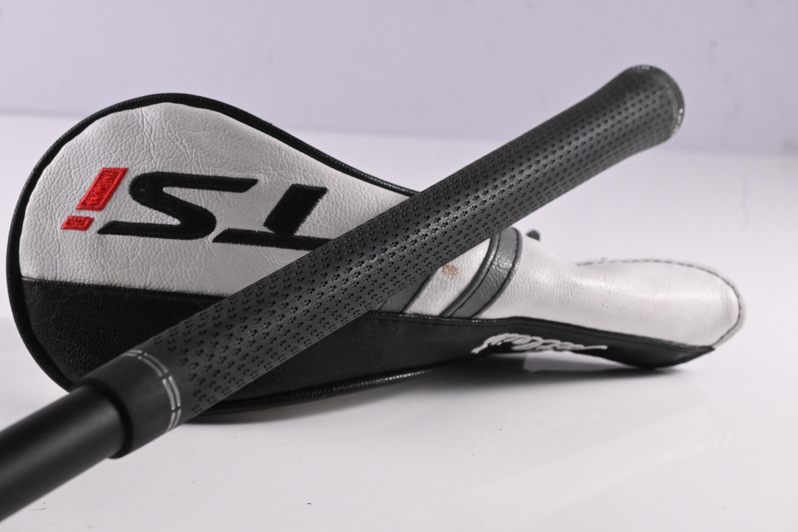 Titleist TSi2 #5 Hybrid / 24 Degree / Regular Flex Kuro Kage Black 55 Shaft