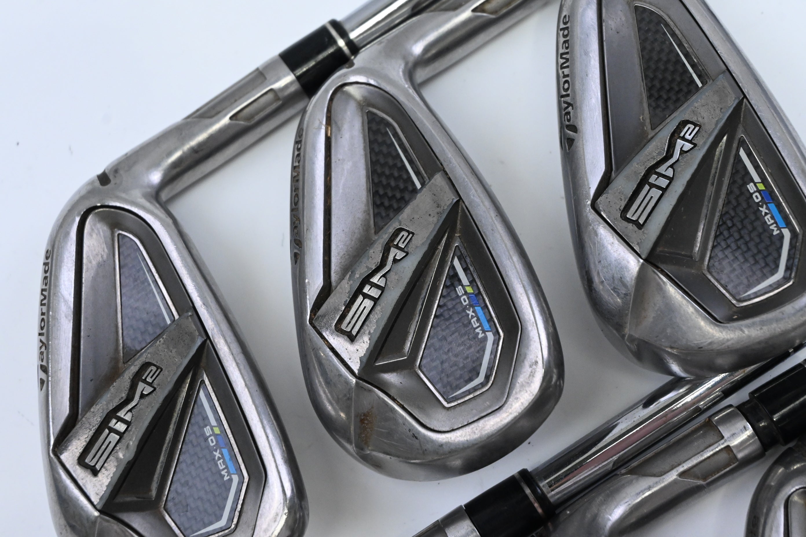 Taylormade SIM2 Max OS Irons / 6-PW+AW / Regular Flex KBS Max MT 85 Shafts
