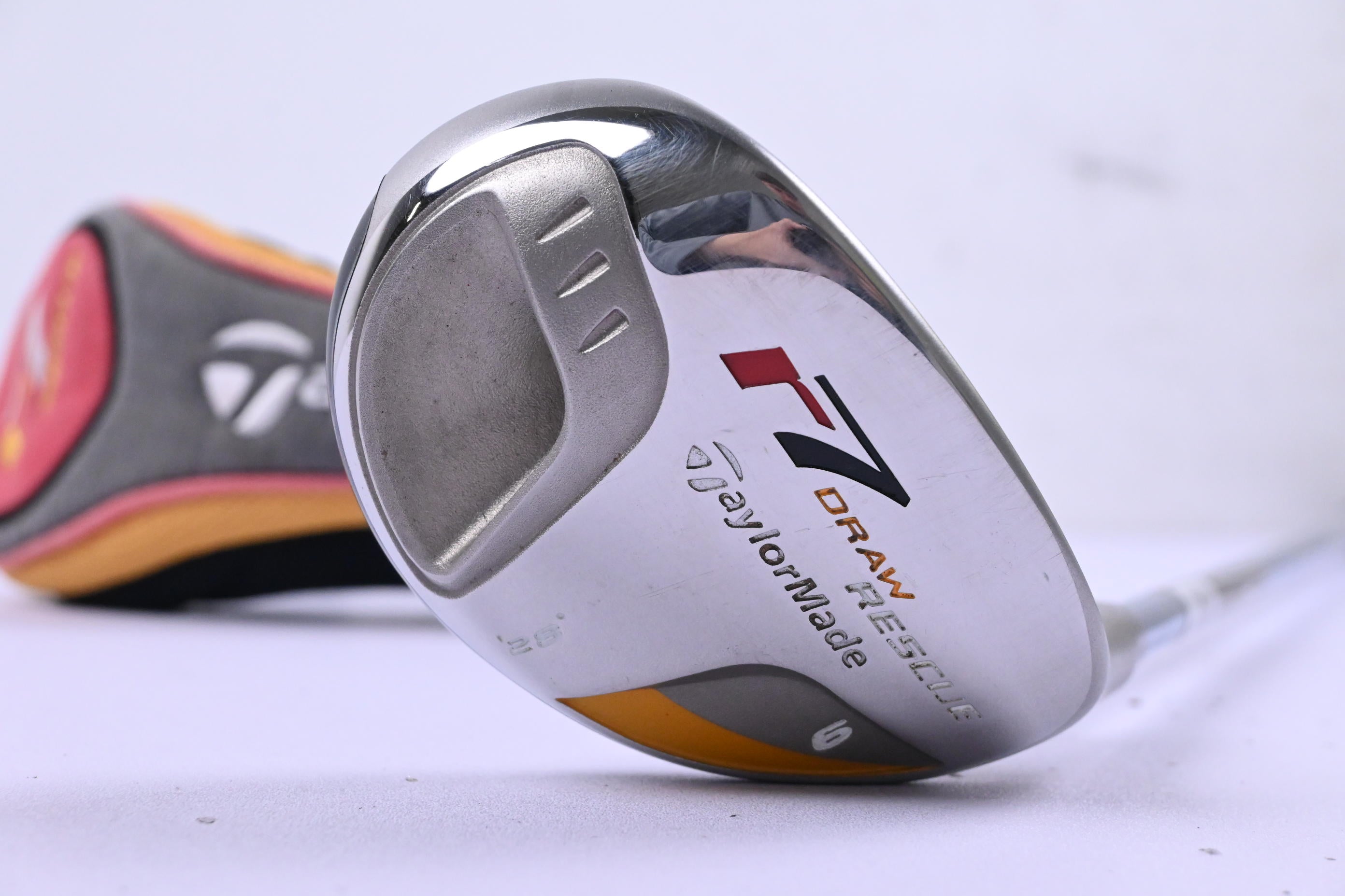 Taylormade R7 Draw #6 Hybrid / 28 Degree / Regular Flex Taylormade T-Step 90