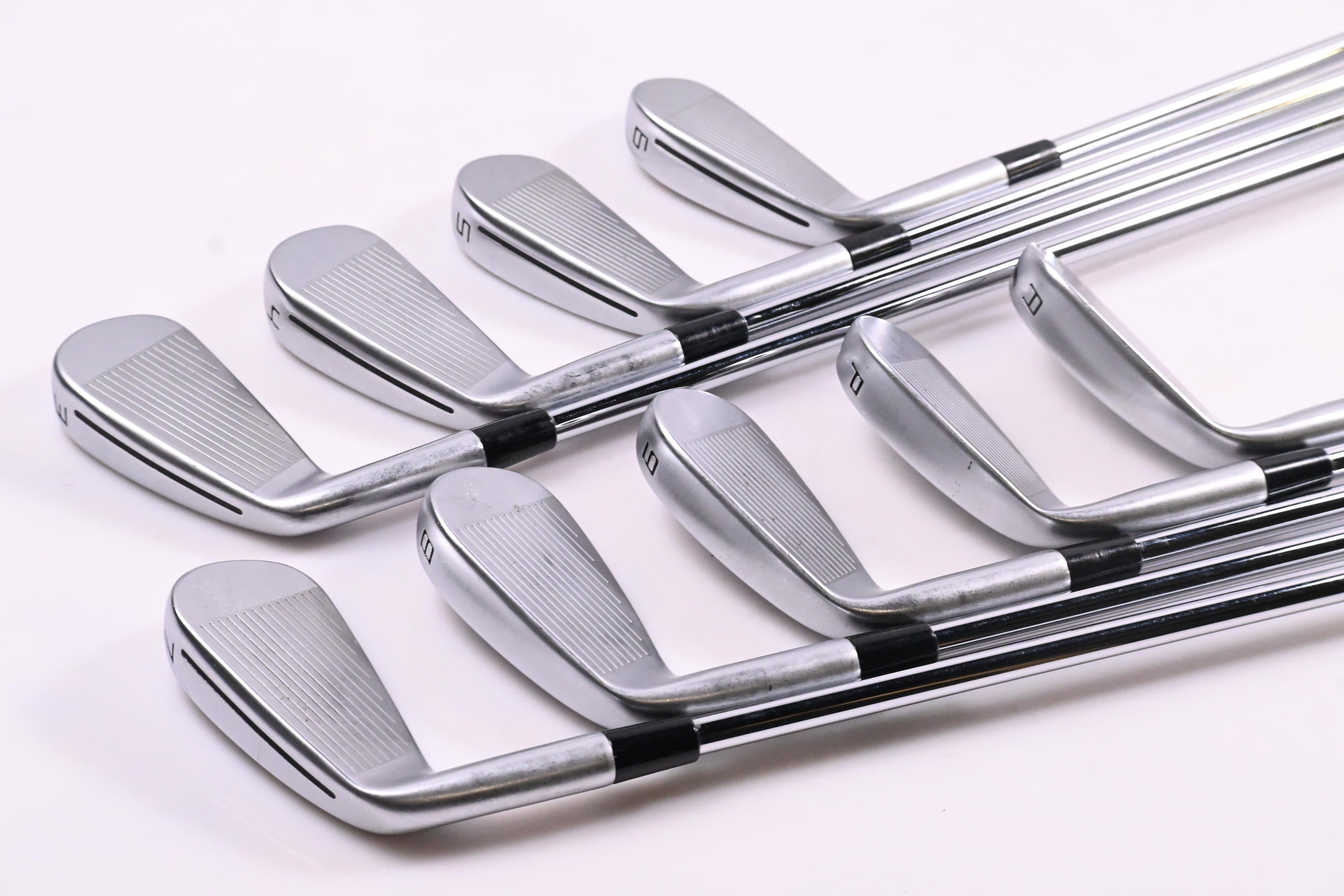 Taylormade P790 2023 Irons / 3-PW+GW / Regular Flex Dynamic Gold 95 Shafts
