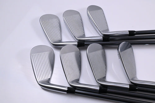 Titleist T250* 2025 Irons / 5-PW+GW / Regular Flex MMT 65 Shafts