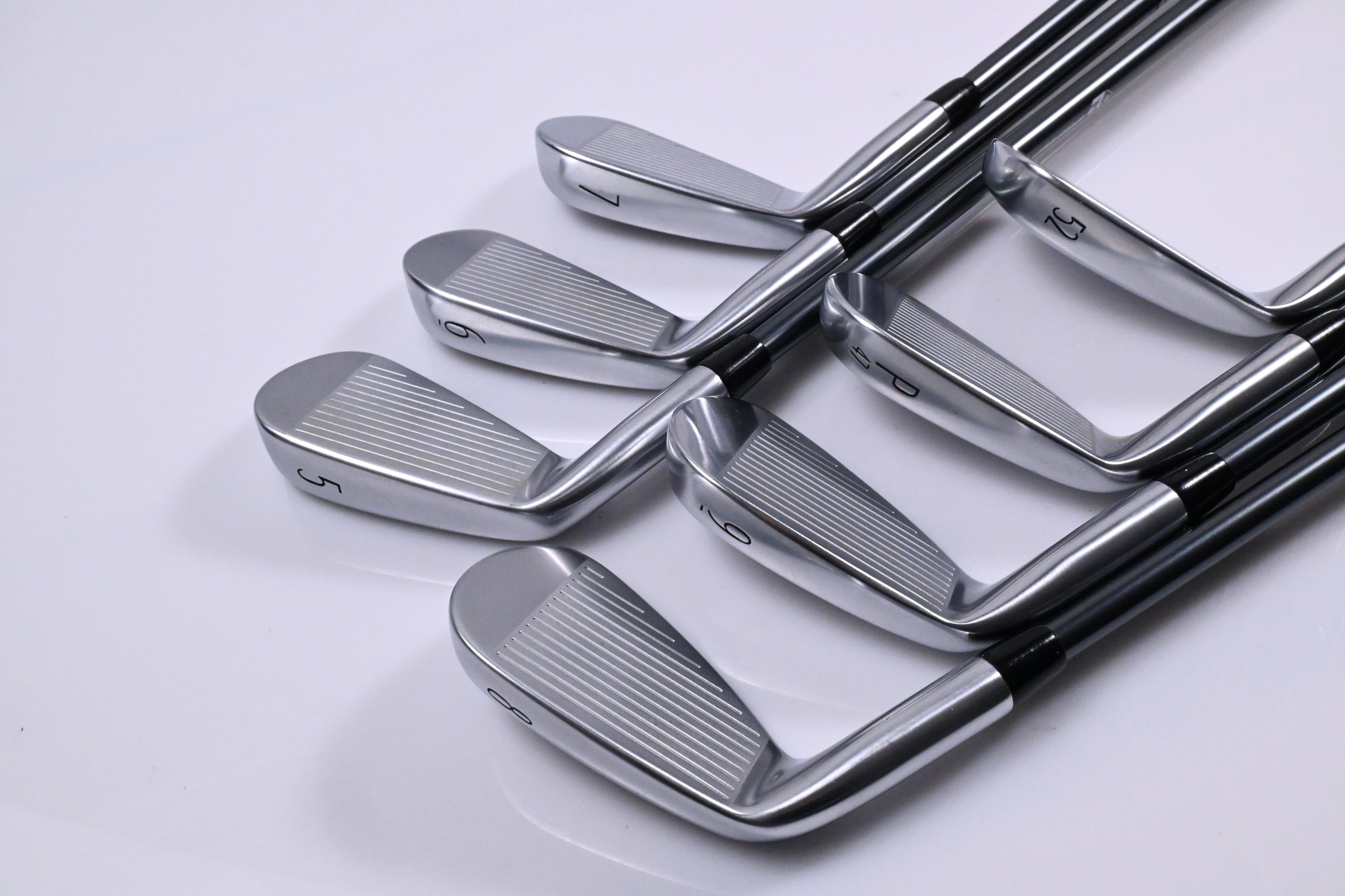 Titleist T250* 2025 Irons / 5-PW+GW / Regular Flex MMT 65 Shafts