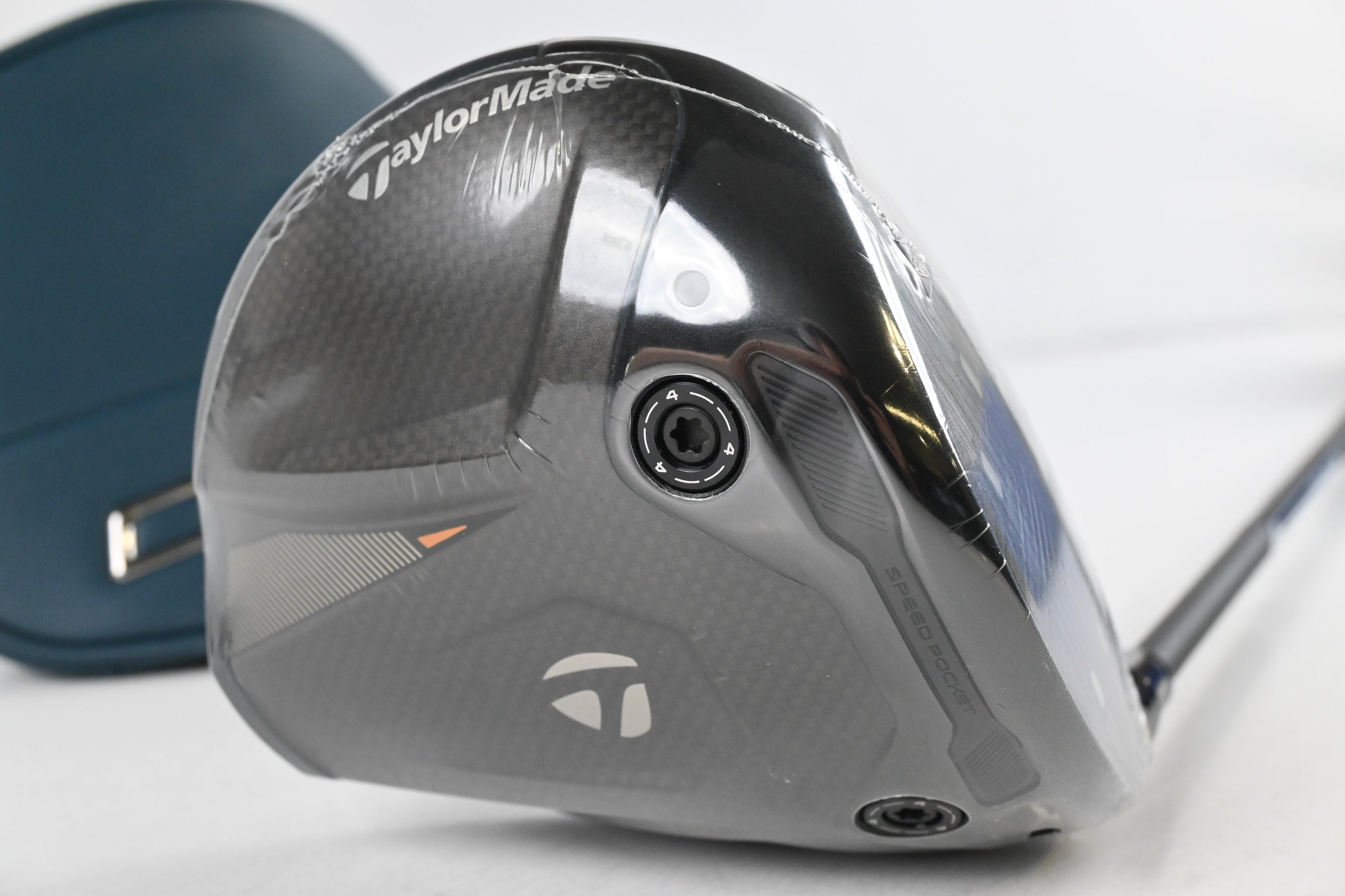 Taylormade Qi4D Driver / 9 Degree / Regular Reax White 60 Shaft