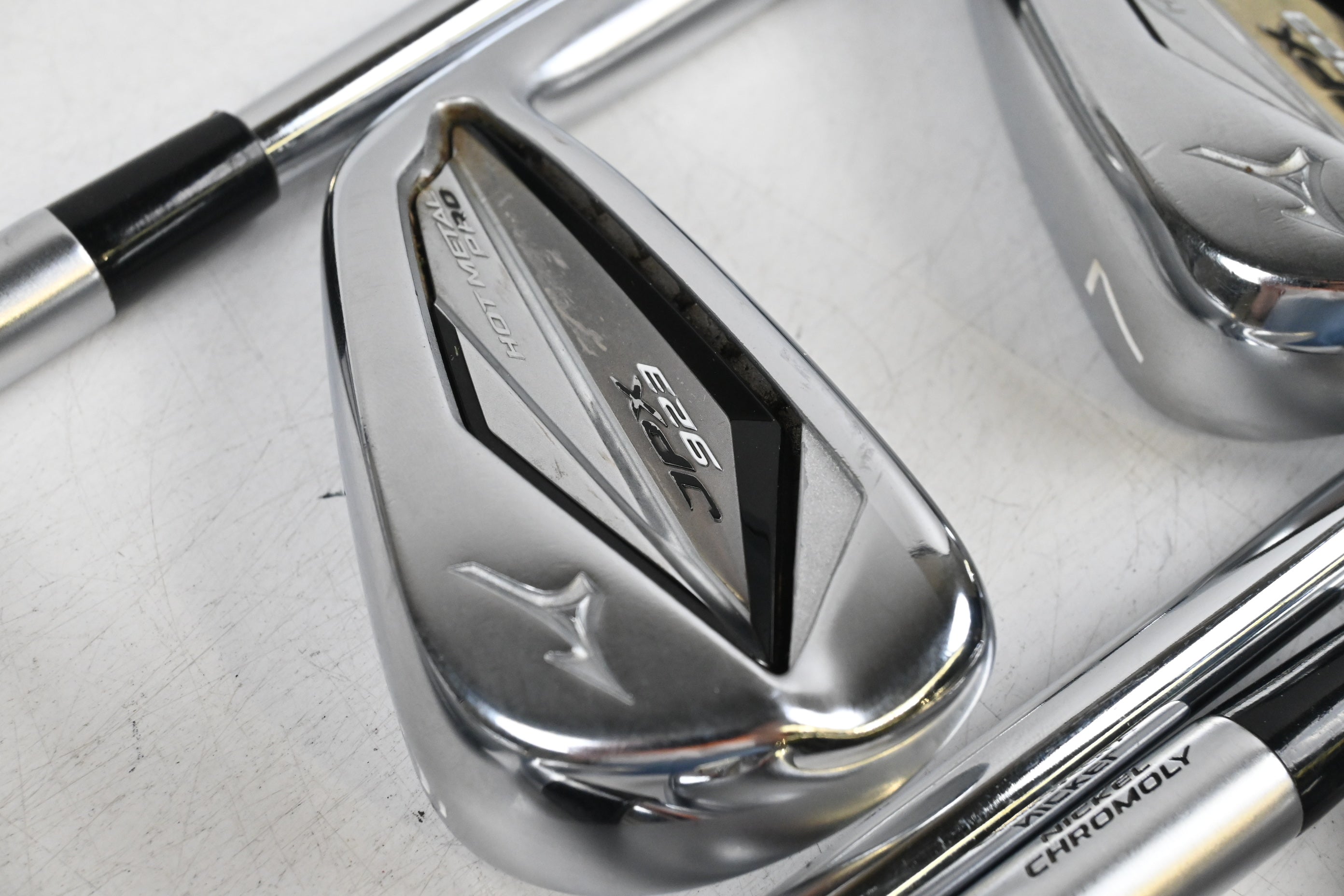 Mizuno JPX 923 Hot Metal Pro Irons / 5-PW / Regular Flex KBS $-Taper Lite 95