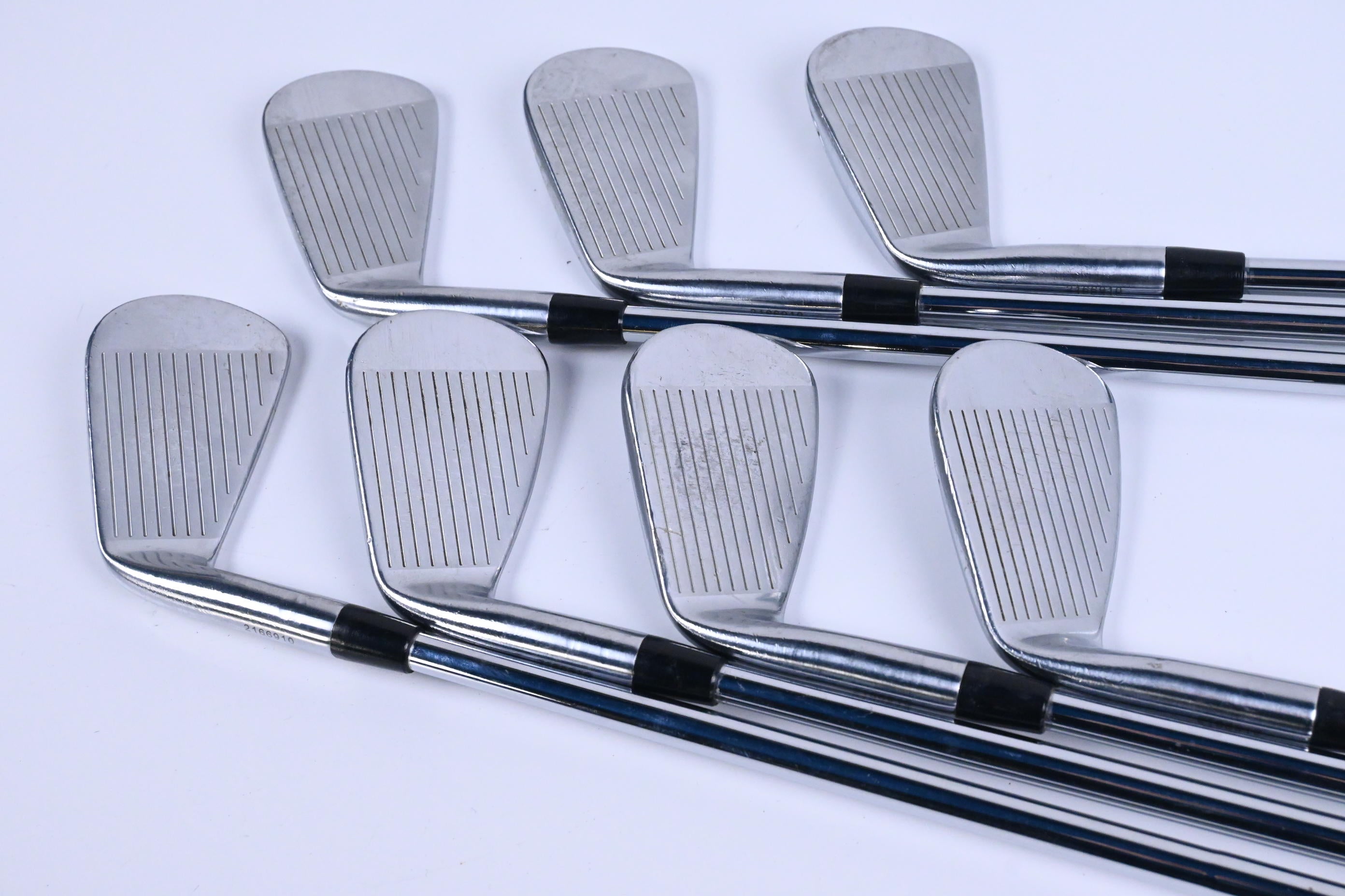 Titleist MB 620 Irons / 4-PW / Stiff Flex Dynamic Gold 120 S300 Shafts