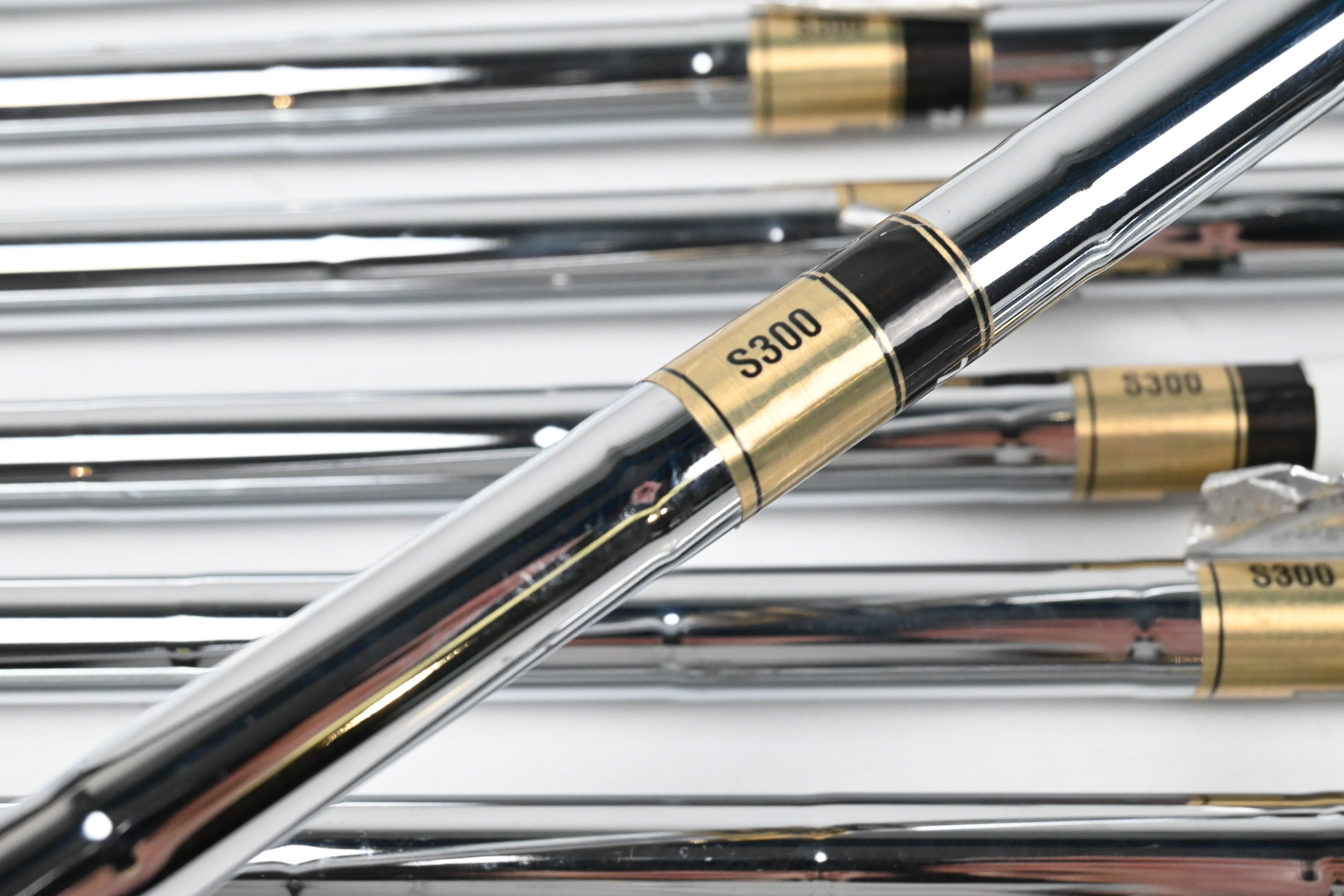 Titleist MB 620 Irons / 3-PW / Stiff Flex Dynamic Gold S300 Shafts