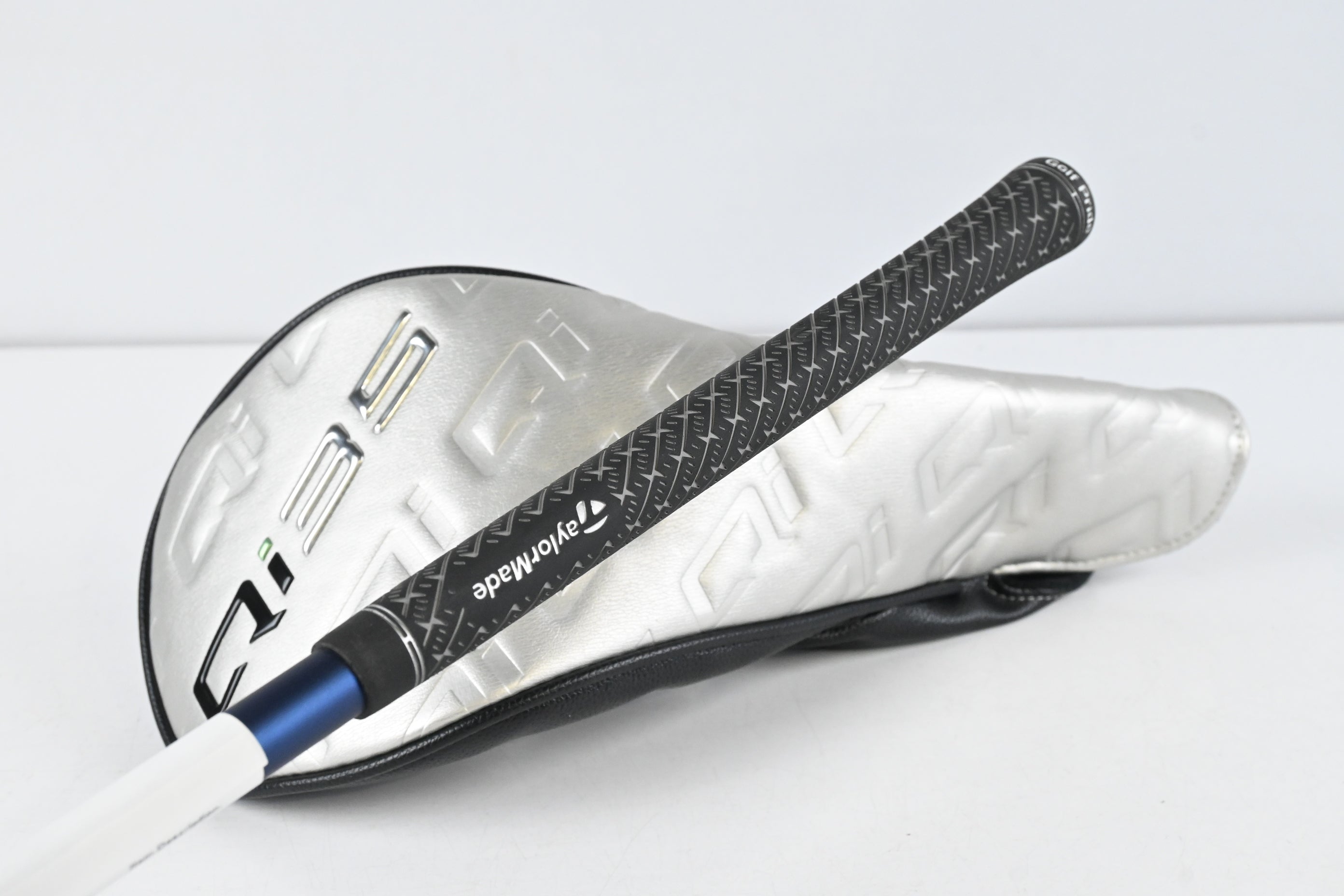 Taylormade Qi35 Max Lite Driver / 10.5 Degree / Regular Flex Ventus Blue 5 Shaft