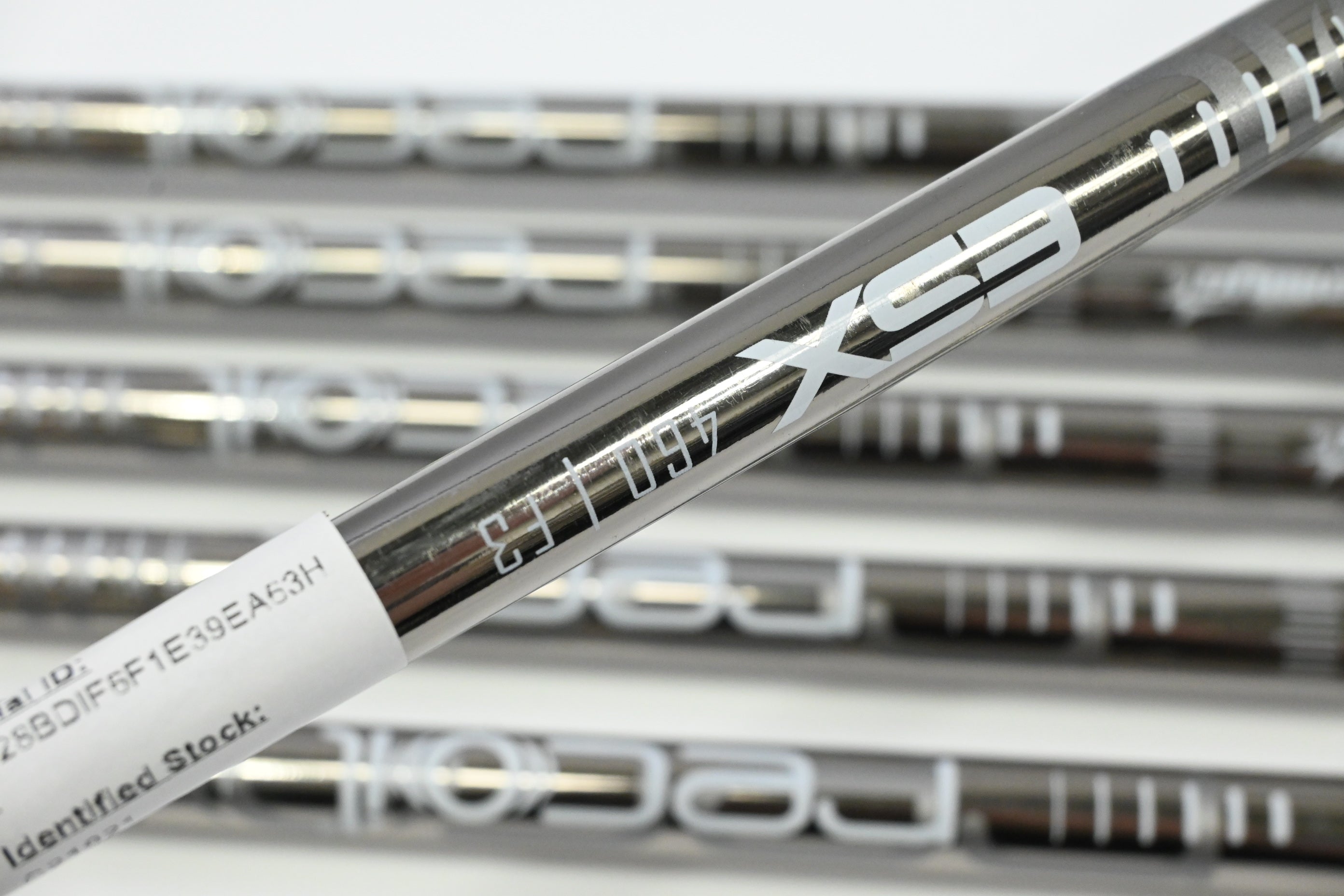 Mizuno JPX 923 Hot Metal Irons / 6-PW+GW / Regular Flex UST Recoil ESX 460