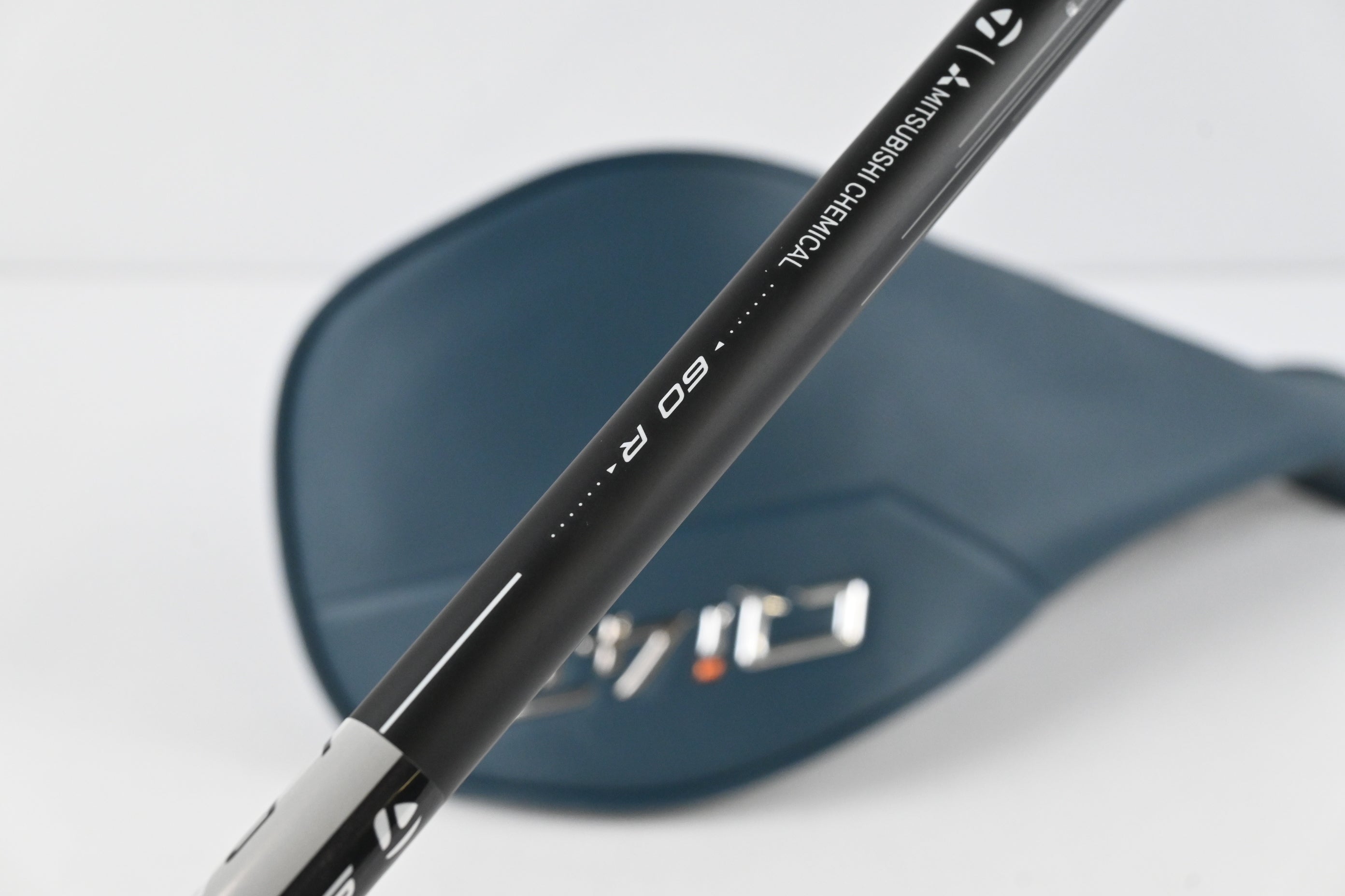 Taylormade Qi4D Driver / 9 Degree / Regular Reax White 60 Shaft