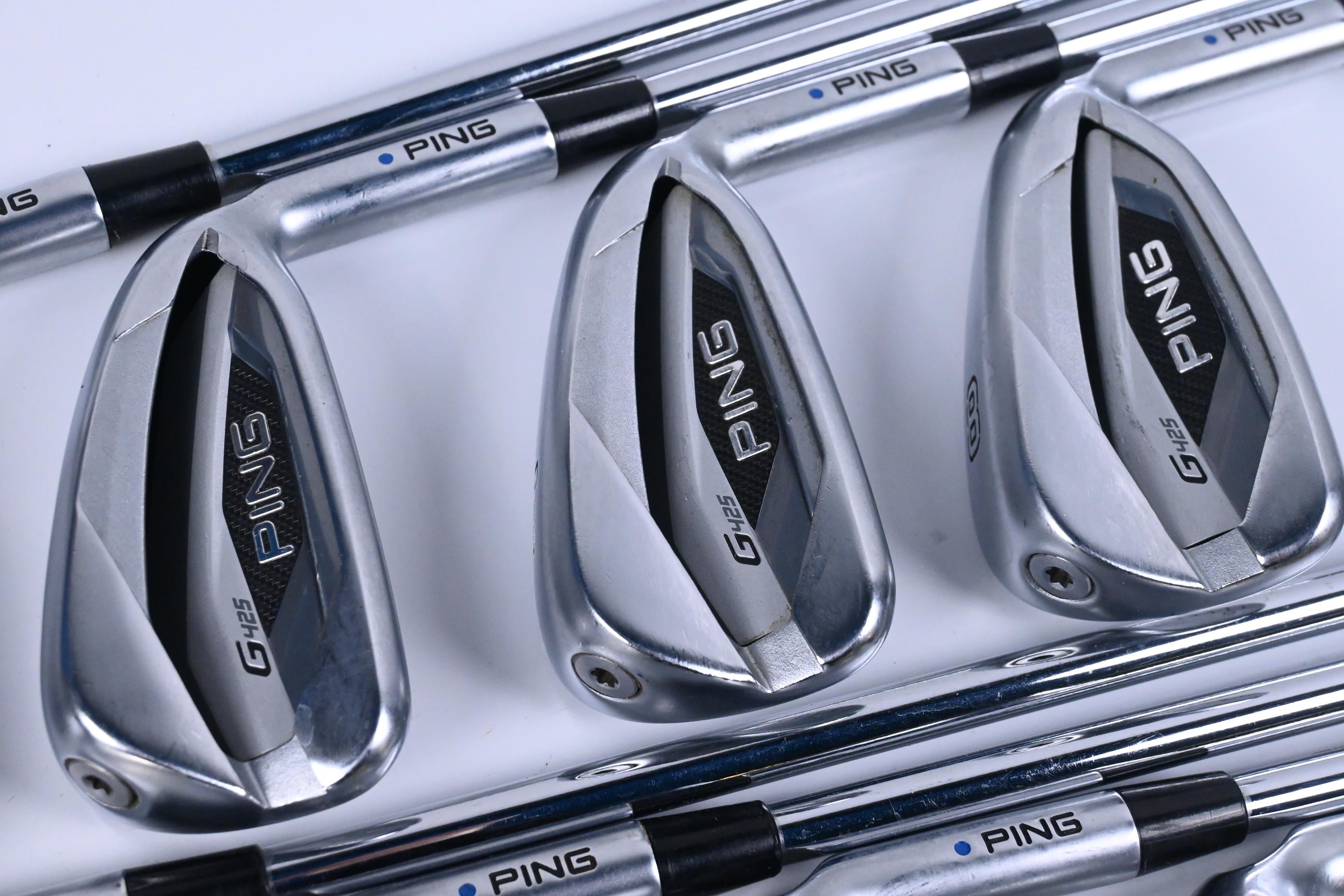 Ping G425 Irons / 5-PW+GW+SW / Blue Dot / Regular Flex Ping AWT 2.0 Shafts