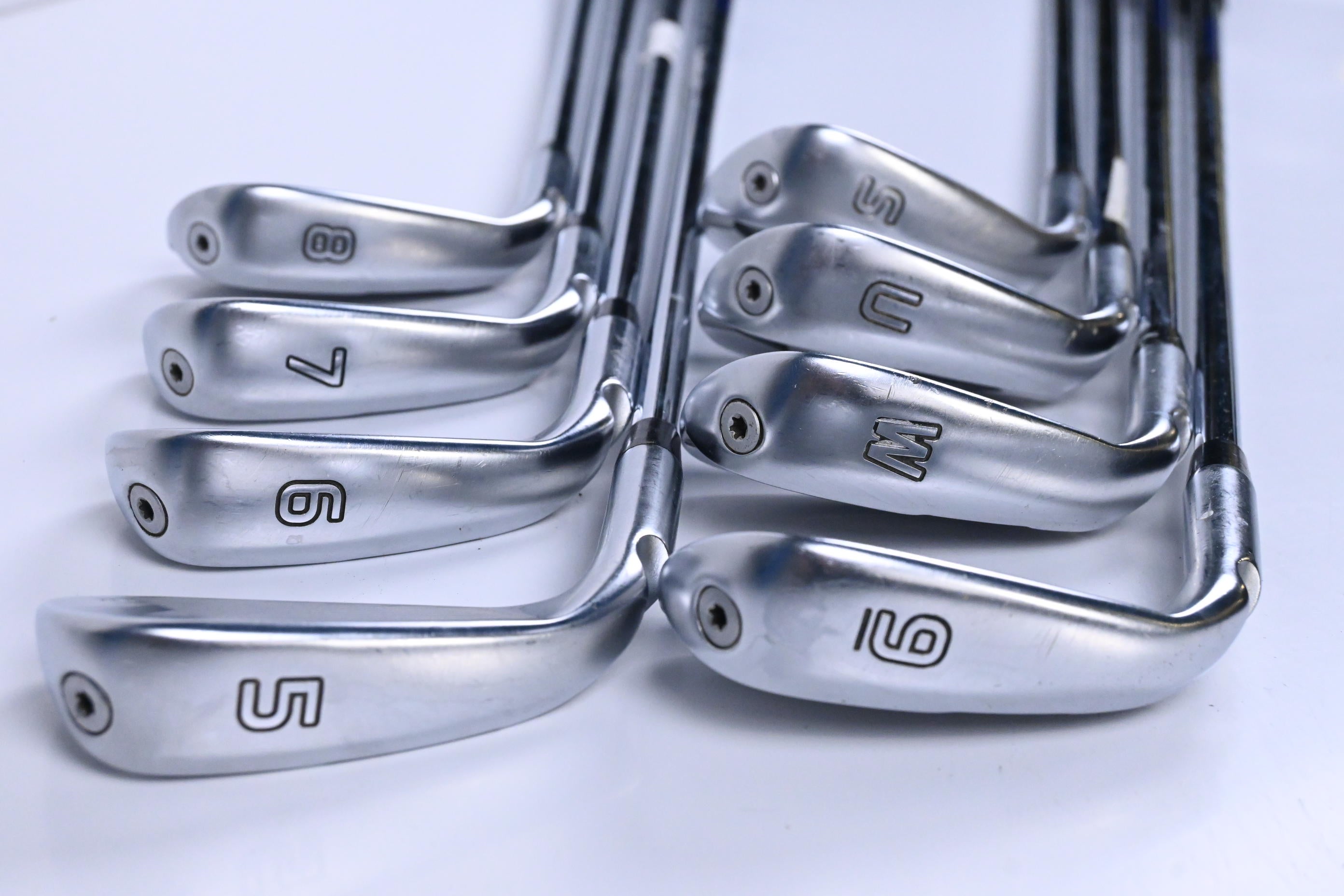 Ping G425 Irons / 5-PW+GW+SW / Blue Dot / Regular Flex Ping AWT 2.0 Shafts