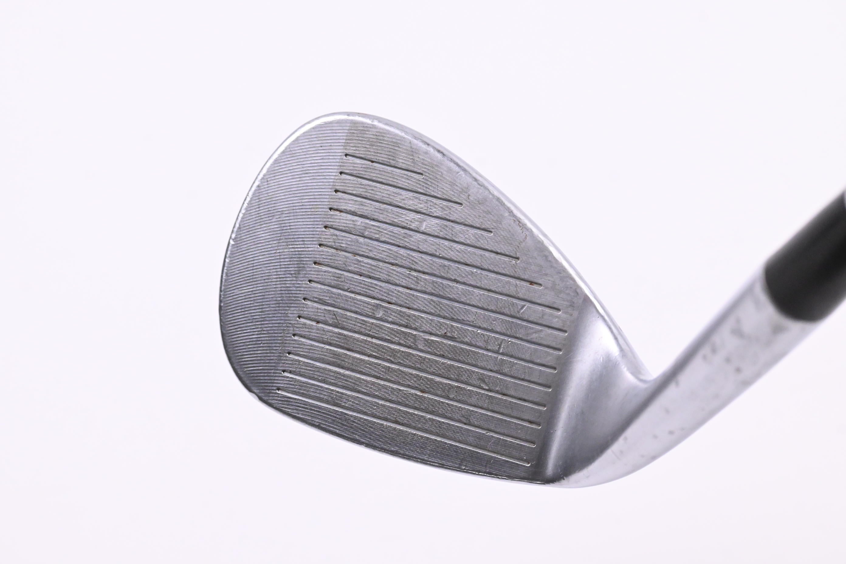 Cleveland 588 RTX Sand Wedge / 54 Degree / Wedge Flex Dynamic Gold Shaft
