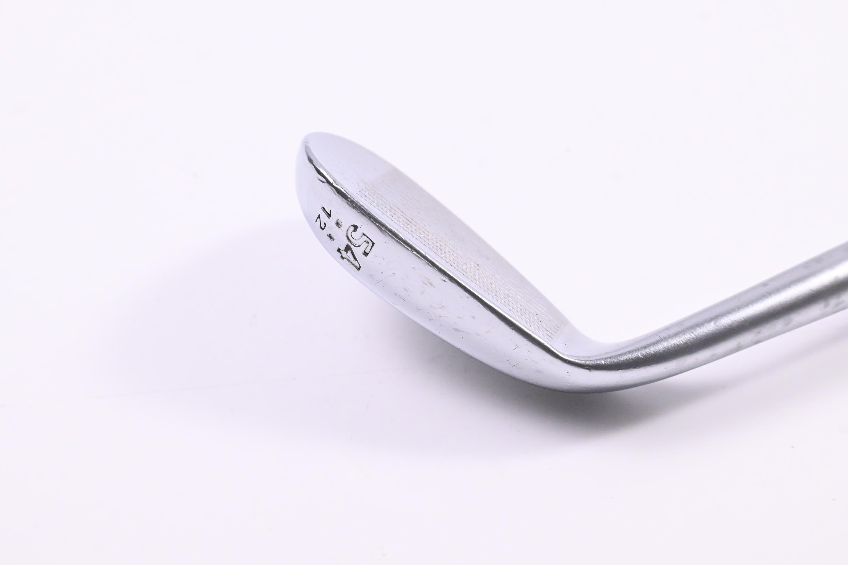 Cleveland 588 RTX Sand Wedge / 54 Degree / Wedge Flex Dynamic Gold Shaft