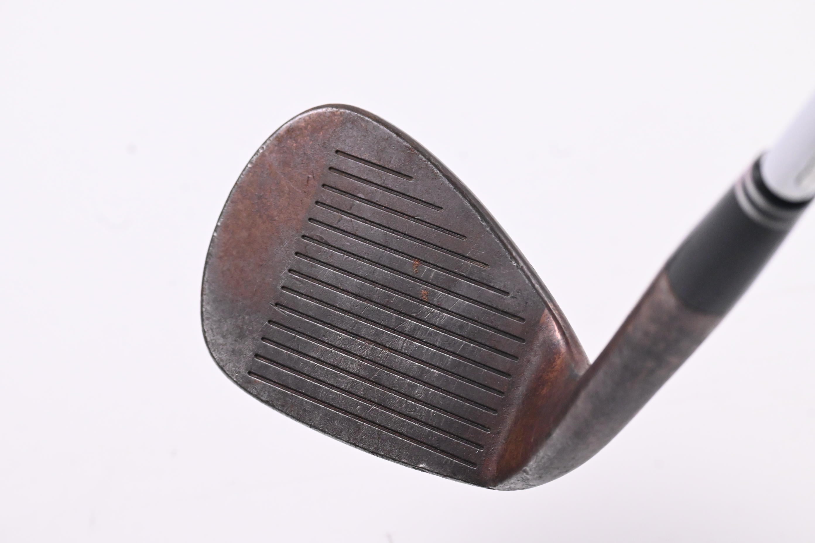 Cleveland 588 Tour Action Gap Wedge / 52 Degree / Wedge Flex Dynamic Gold Shaft