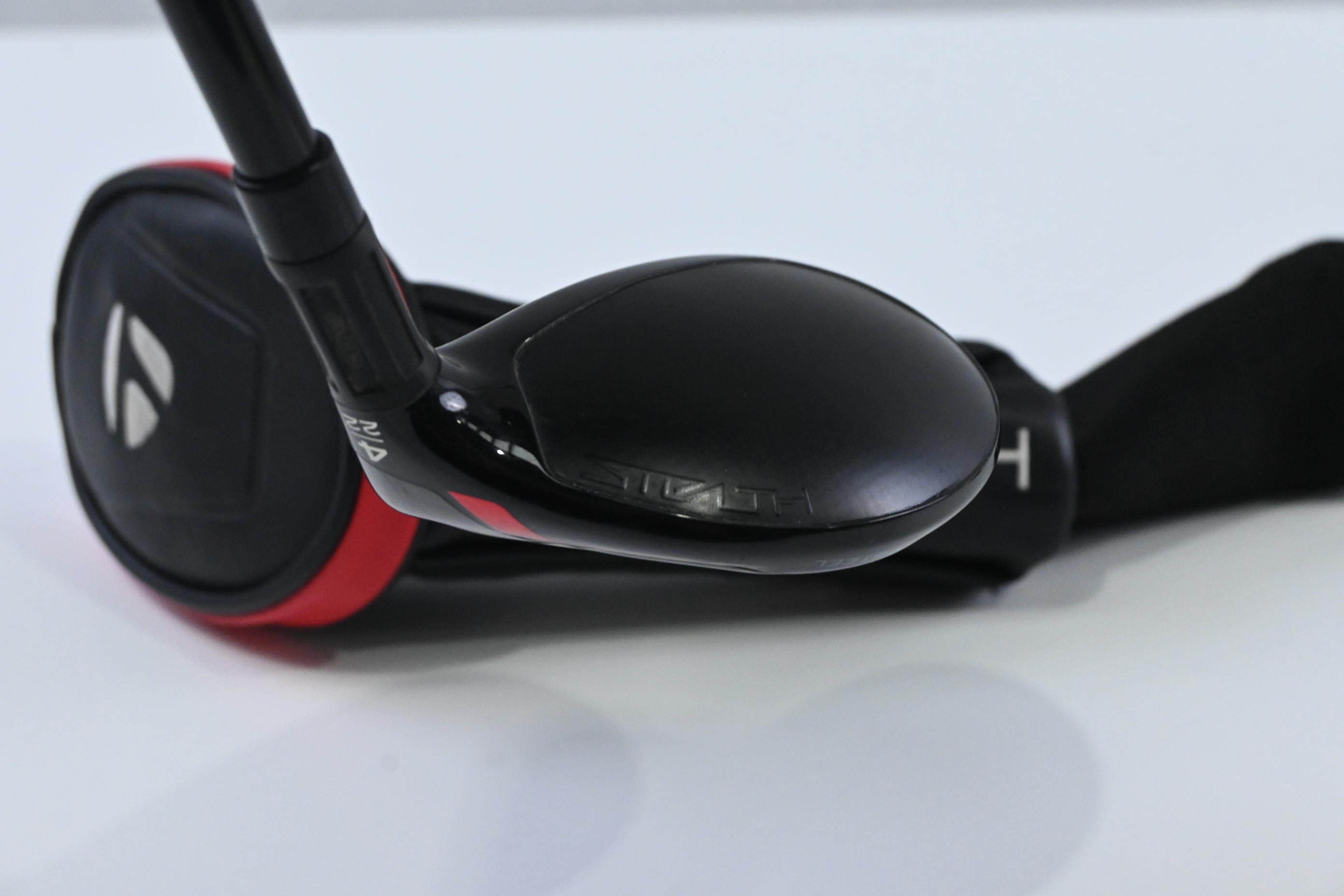 Taylormade Stealth #4 Hybrid / 22 Degree / Senior Flex Fujikura Ventus Red 5