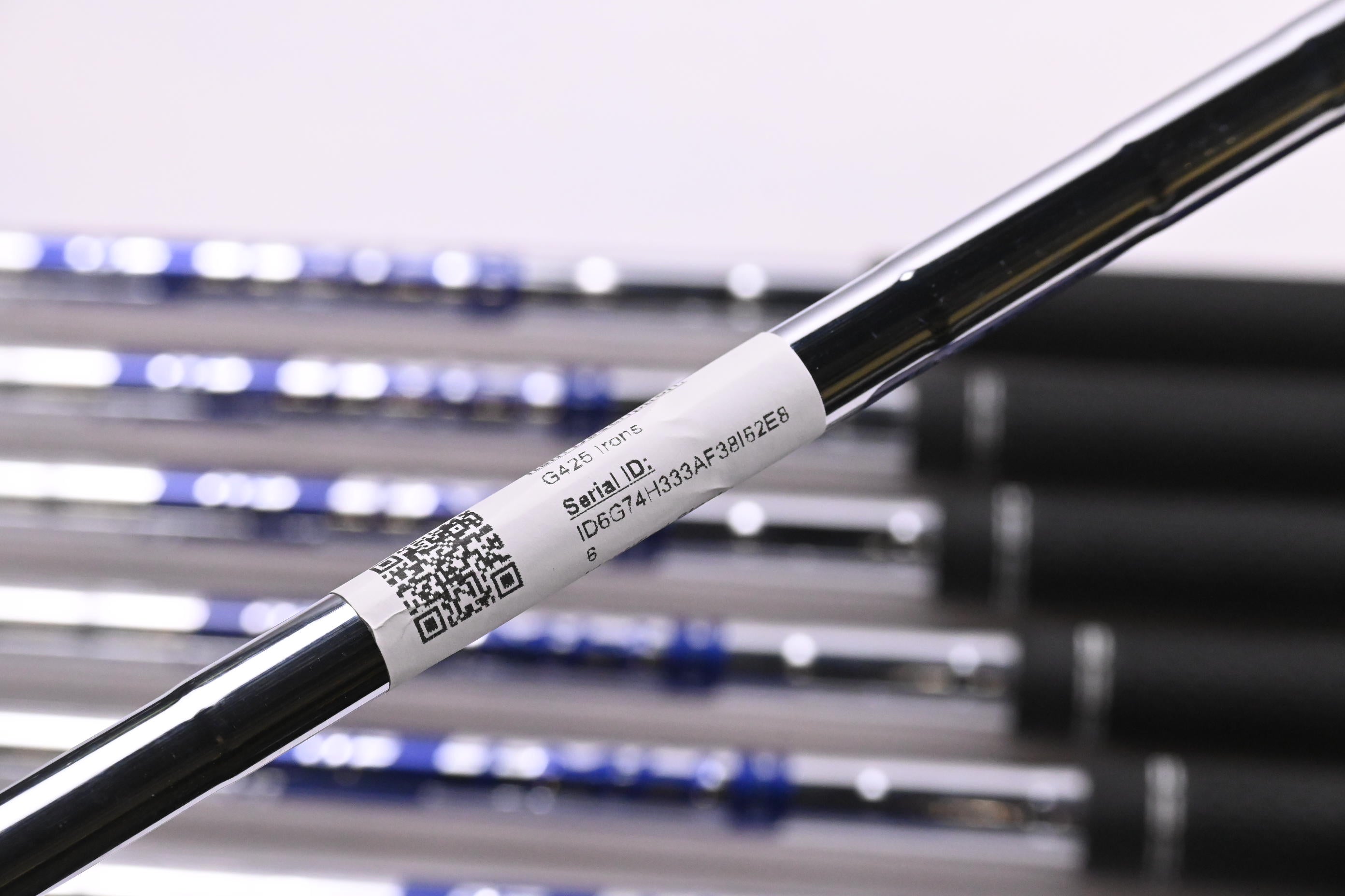 Ping G425 Irons / 4-PW+GW / Orange Dot / Regular Flex Ping AWT 2.0 Shafts