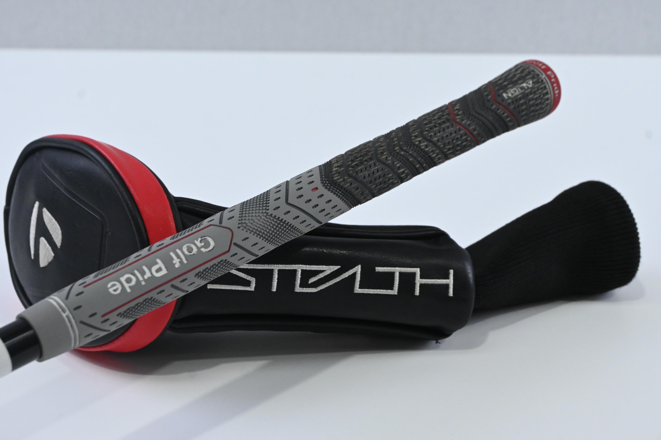 Taylormade Stealth #4 Hybrid / 22 Degree / Senior Flex Fujikura Ventus Red 5