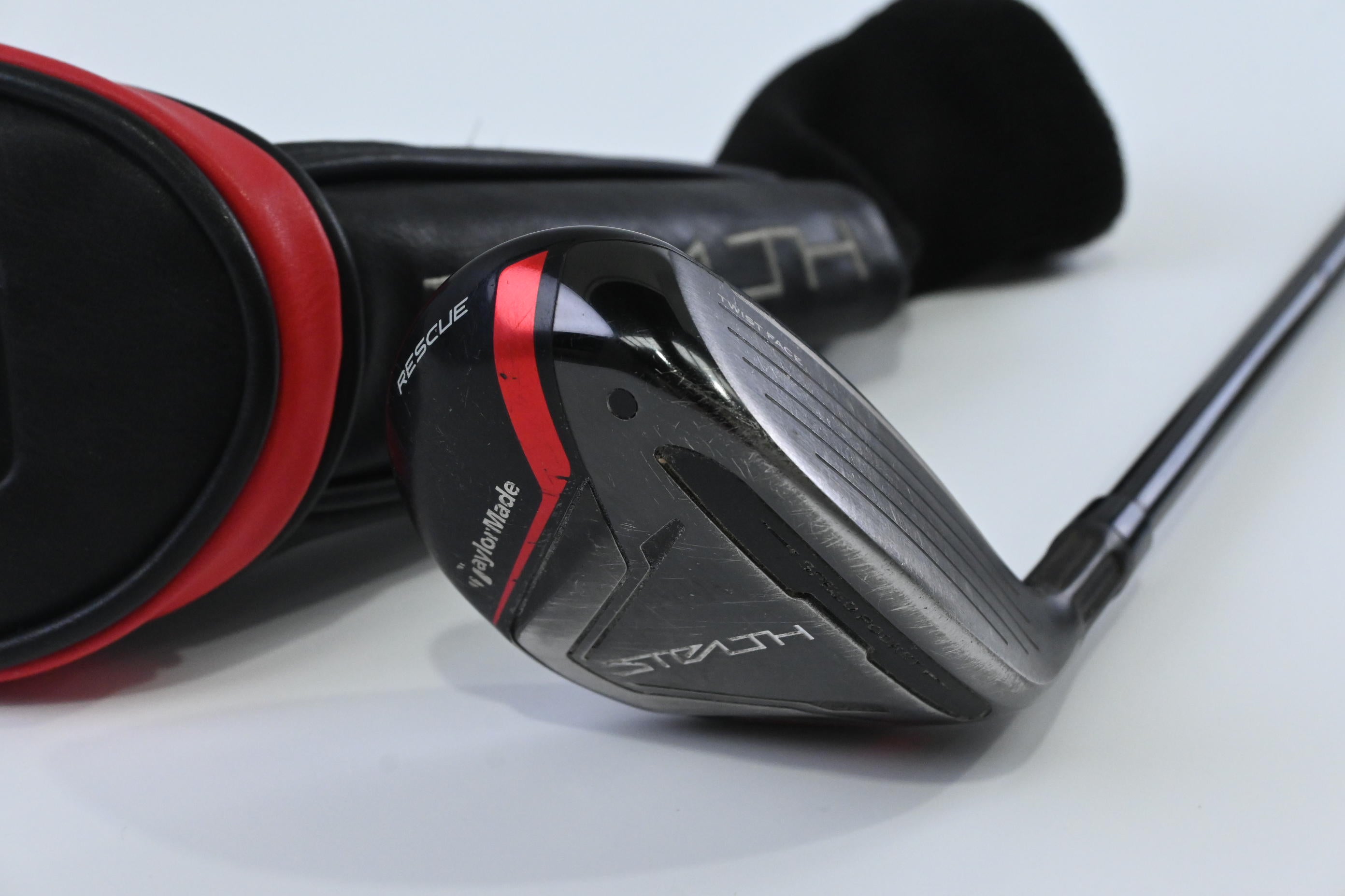 Taylormade Stealth #4 Hybrid / 22 Degree / Regular Flex Fujikura Ventus Red 6