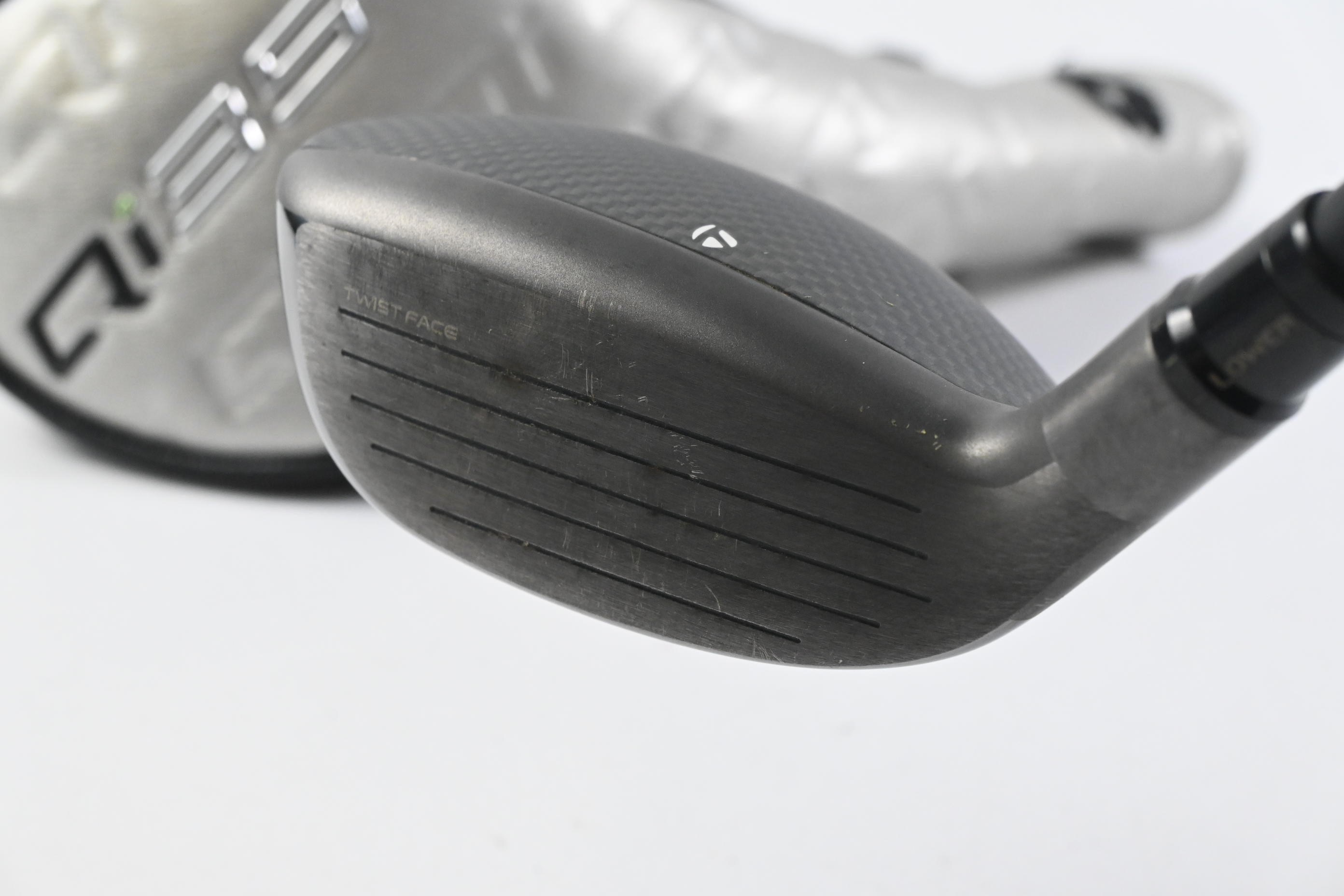 Taylormade Qi35 #4 Hybrid / 22 Degree / X-Flex Kai'li Blue Dark Waves 95 Shaft