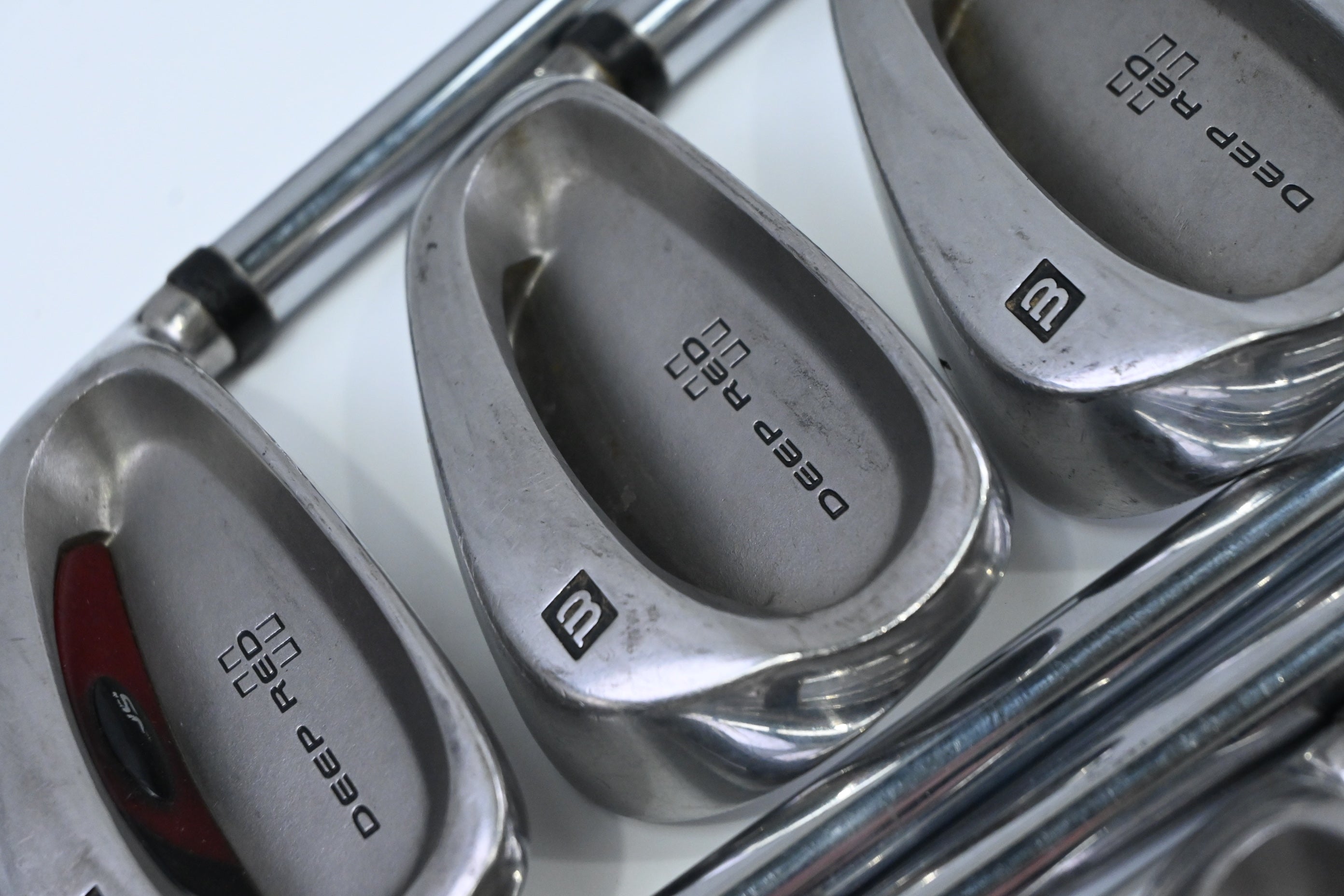 Wilson Deep Red II Irons / 5-PW+GW / Regular Flex Wilson Step Control .450