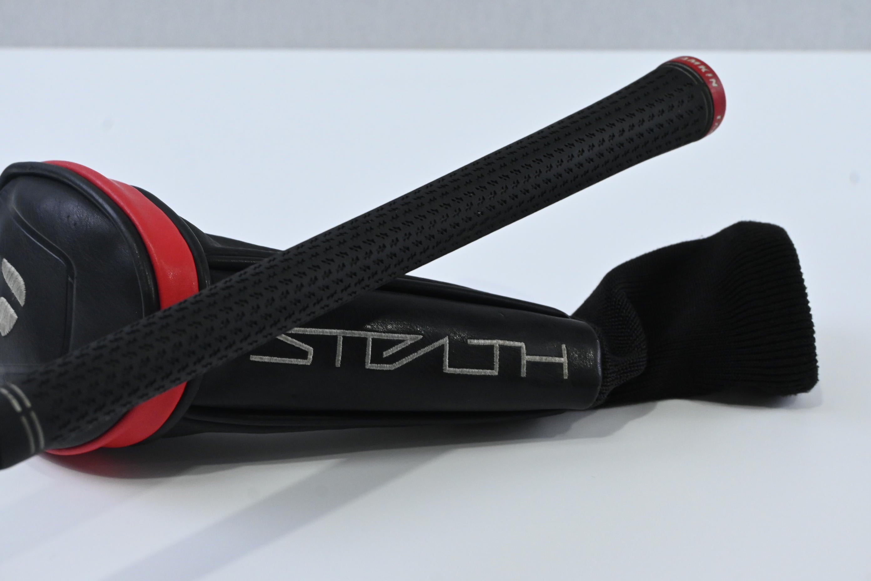 Taylormade Stealth #4 Hybrid / 22 Degree / Regular Flex Fujikura Ventus Red 6