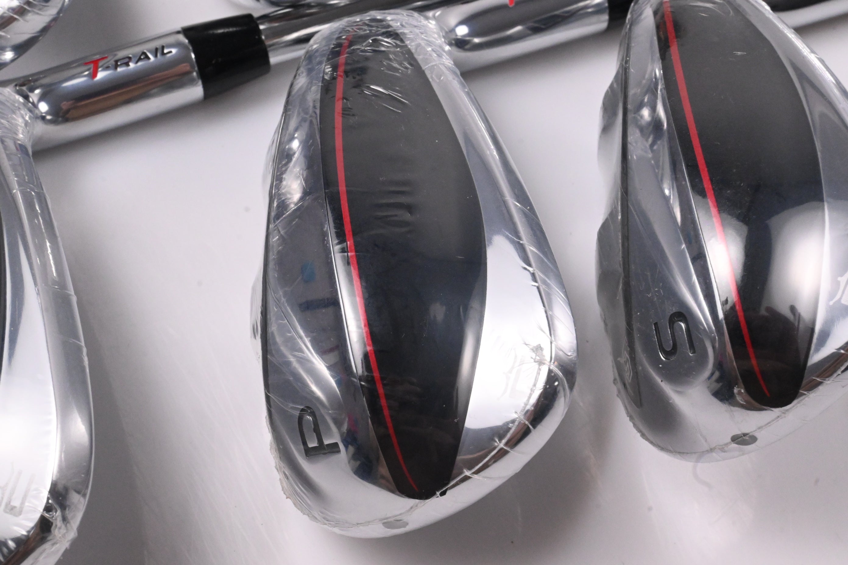 Cobra T-Rail 2023 Hybrid Irons / 7-PW+SW / Regular Flex KBS Tour 90 Shafts