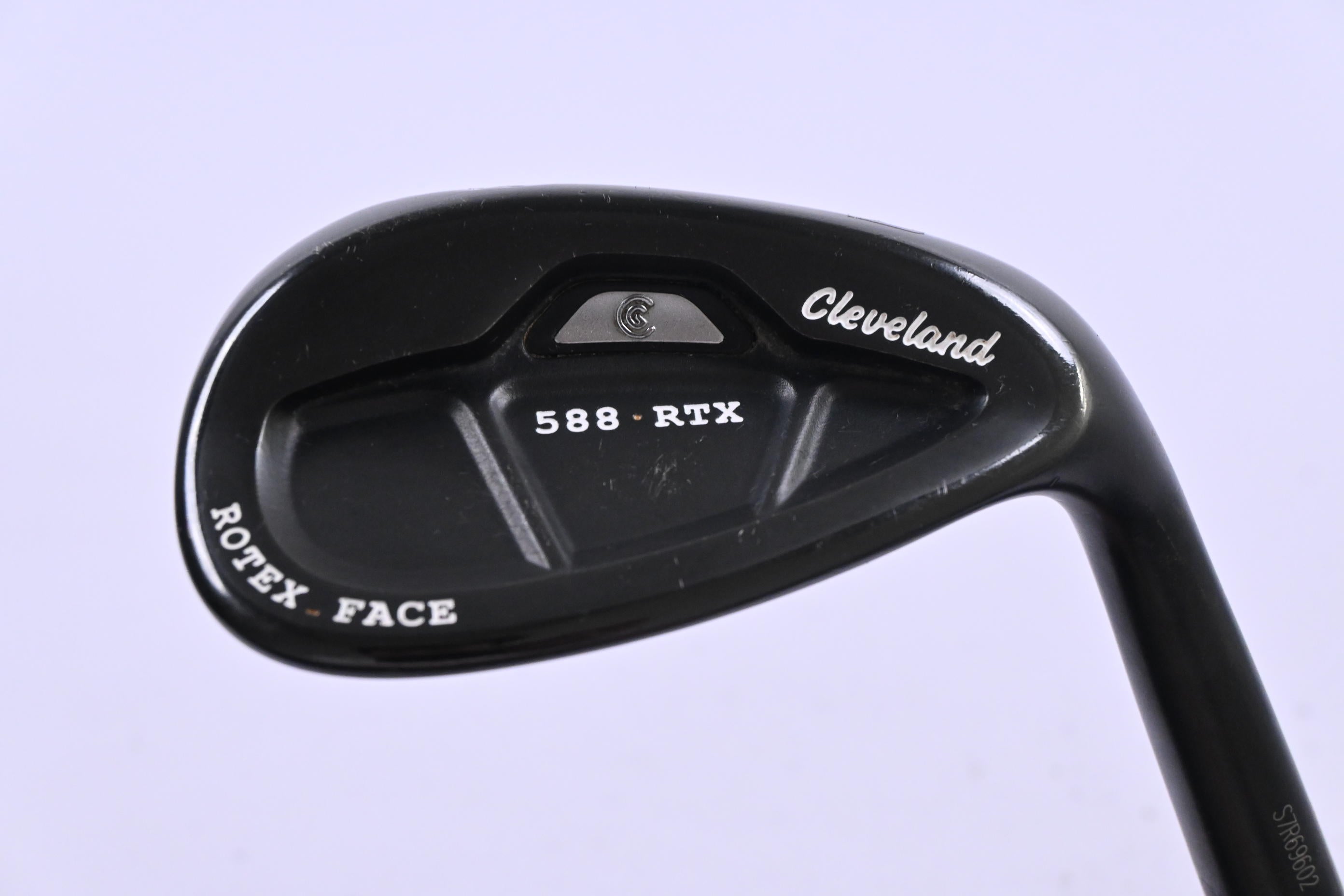 Cleveland 588 RTX Gap Wedge / 52 Degree / Wedge Flex Dynamic Gold Shaft