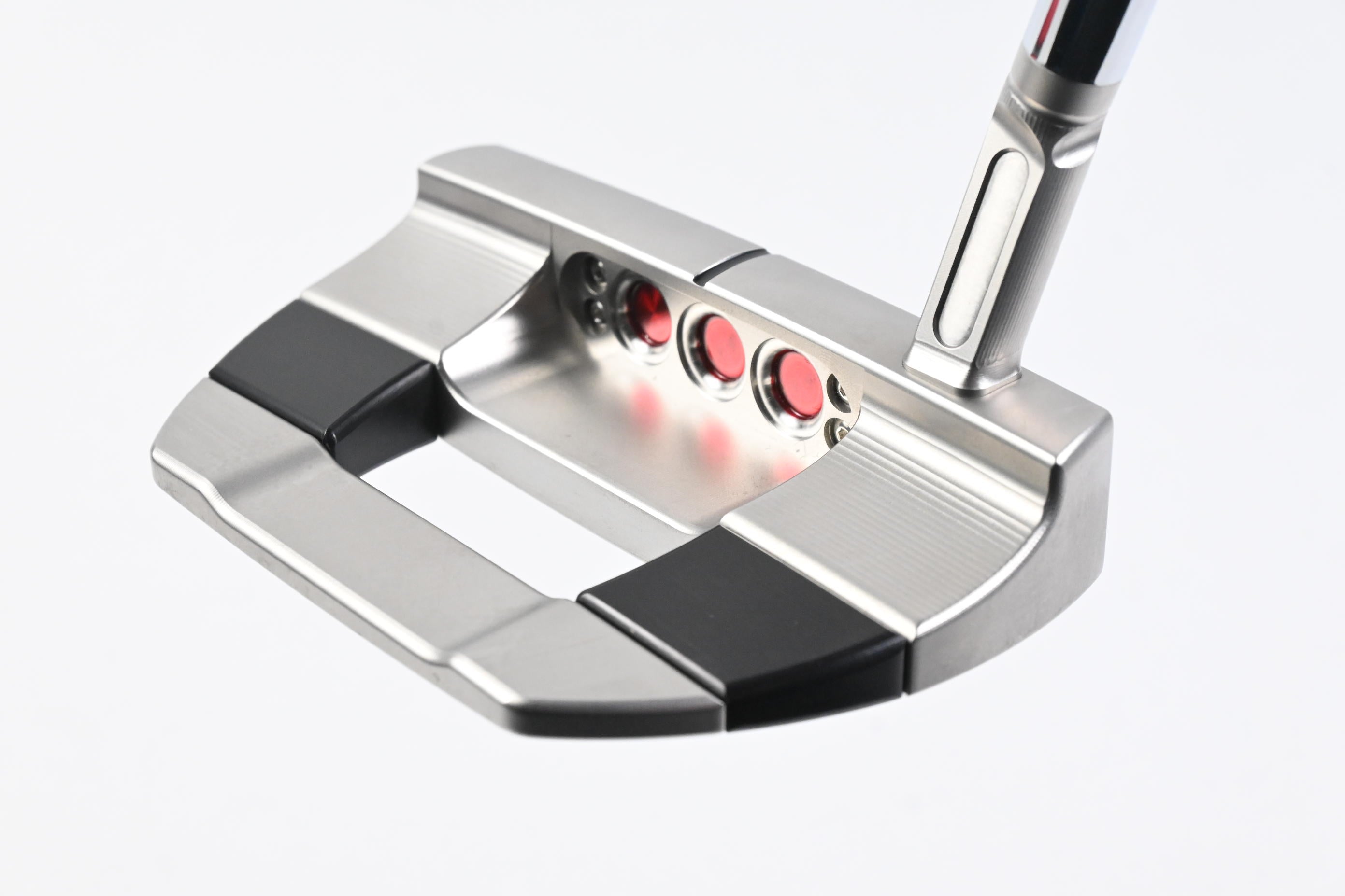 Left Hand Scotty Cameron 2025 Studio Style Fastback 1.5 Putter / 34 Inch