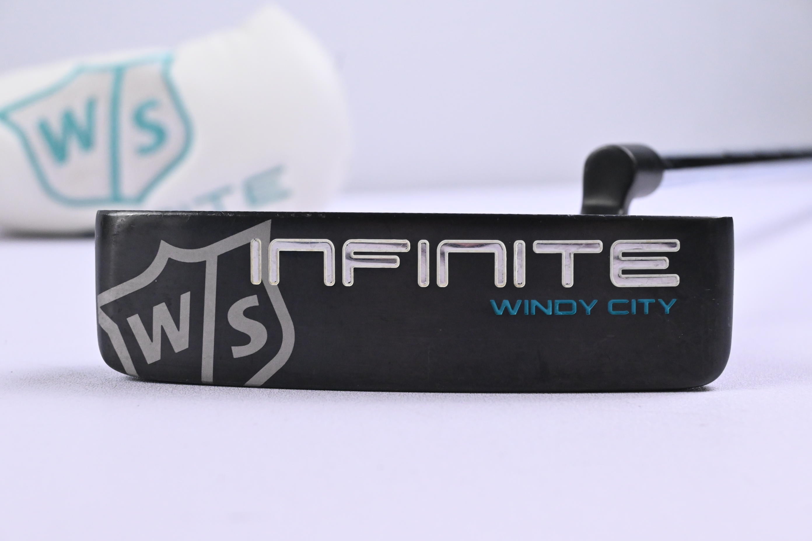 Wilson Infinite 2018 Windy City Putter / 33 Inch