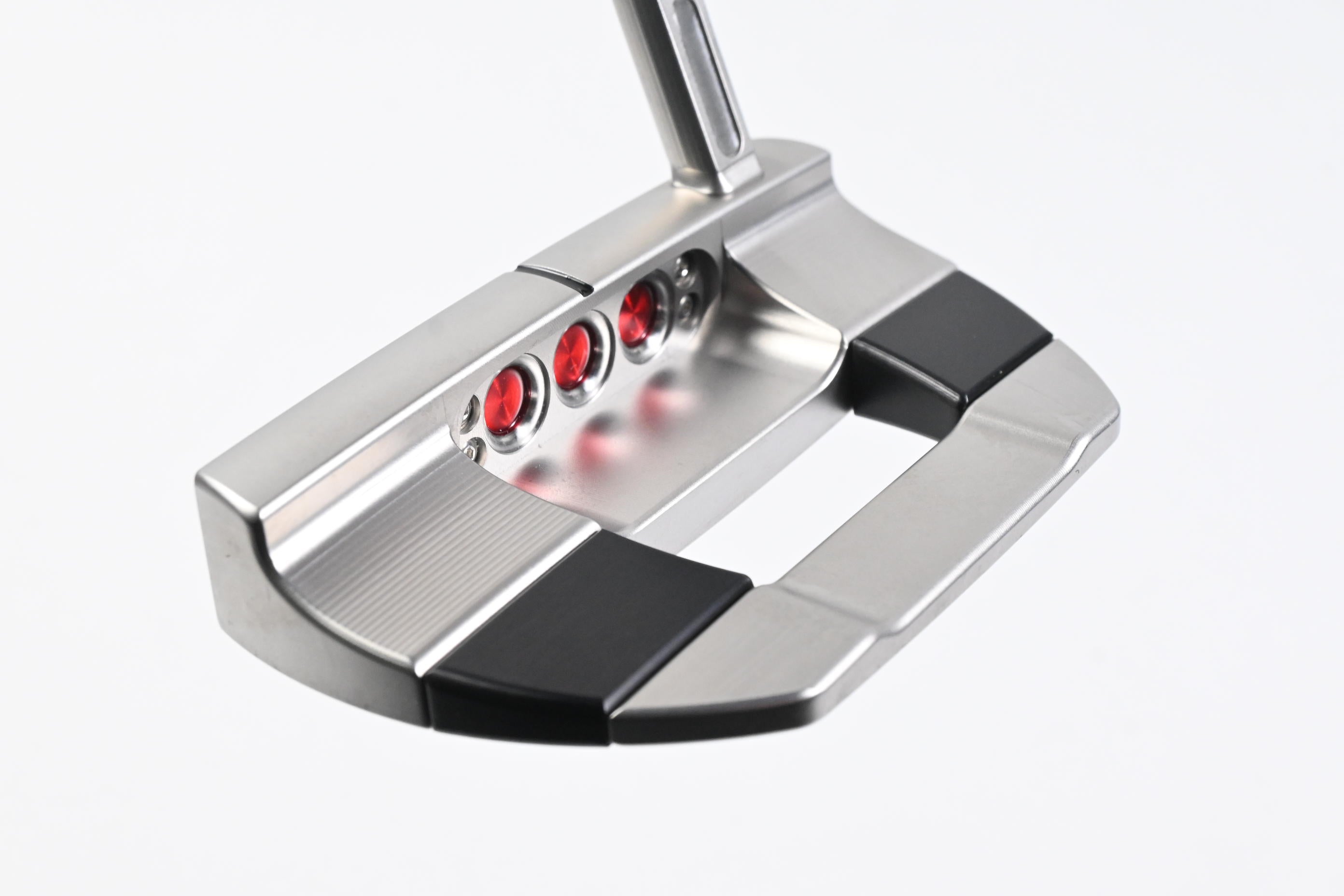 Left Hand Scotty Cameron 2025 Studio Style Fastback 1.5 Putter / 34 Inch