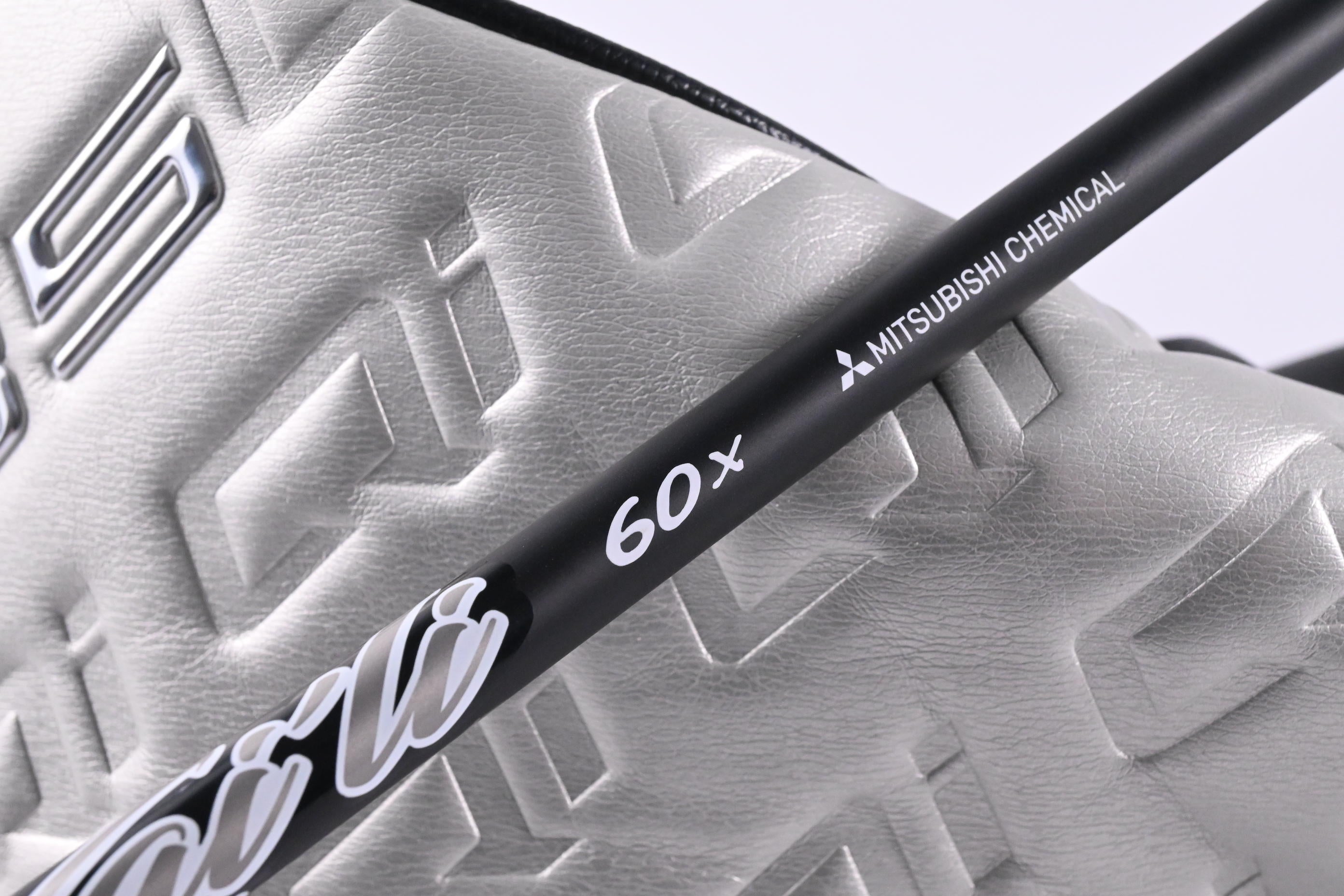 Taylormade Qi35 LS Driver / 9 Degree / X-Flex Kai'li White Dark Wave 60 Shaft