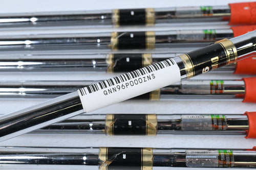 Cobra AMP Irons / 4-PW / Regular Flex Dynalite 90 Shafts