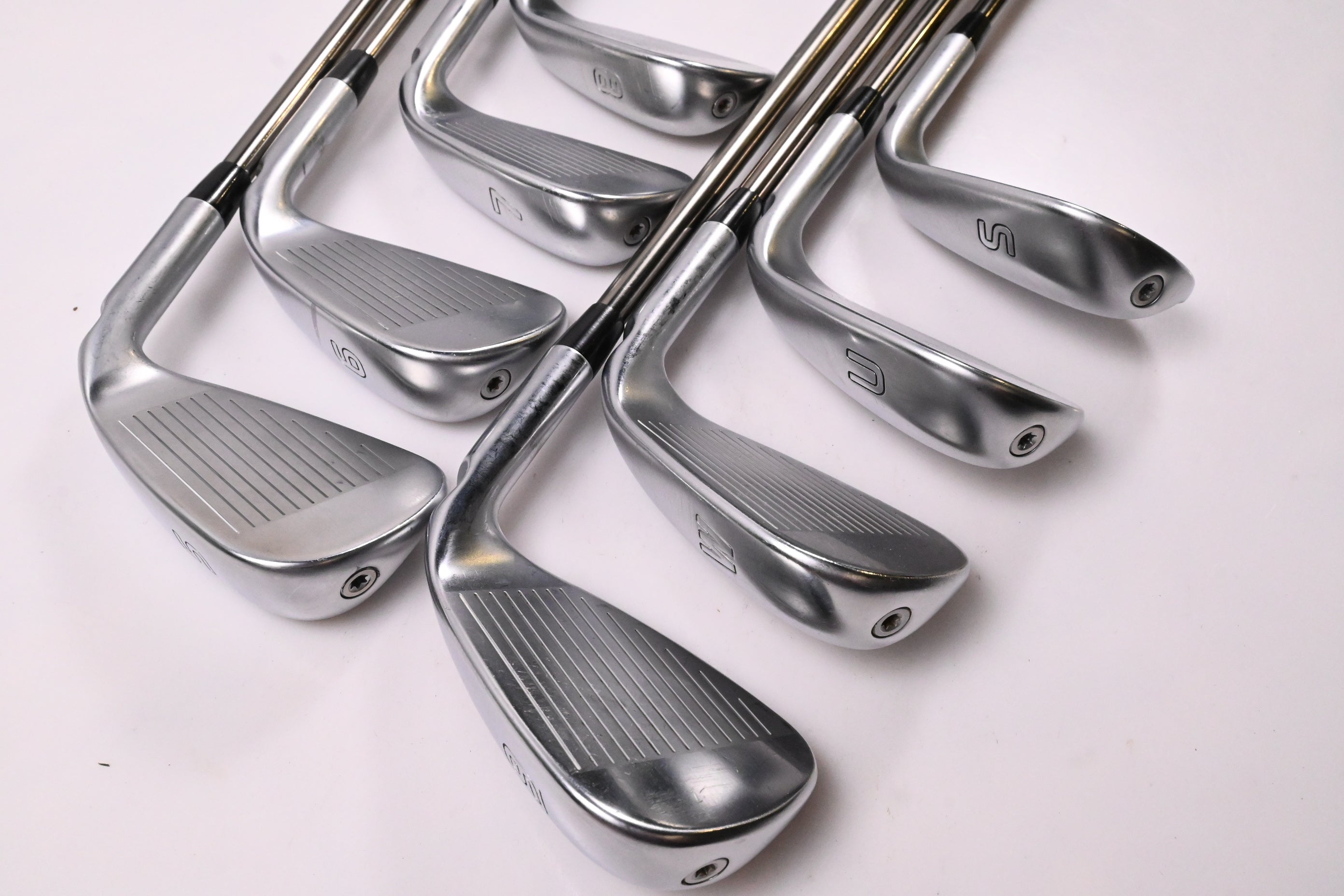 Left Hand Ping G700 Irons / 5-PW+GW+SW / Black Dot / Regular Flex UST Recoil ES