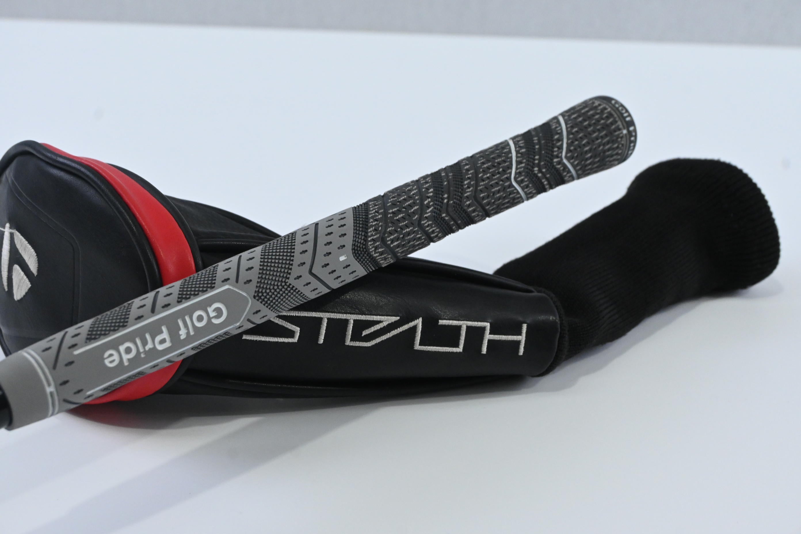Taylormade Stealth #4 Hybrid / 22 Degree / Stiff Flex Fujikura Ventus Red 7 Shaft