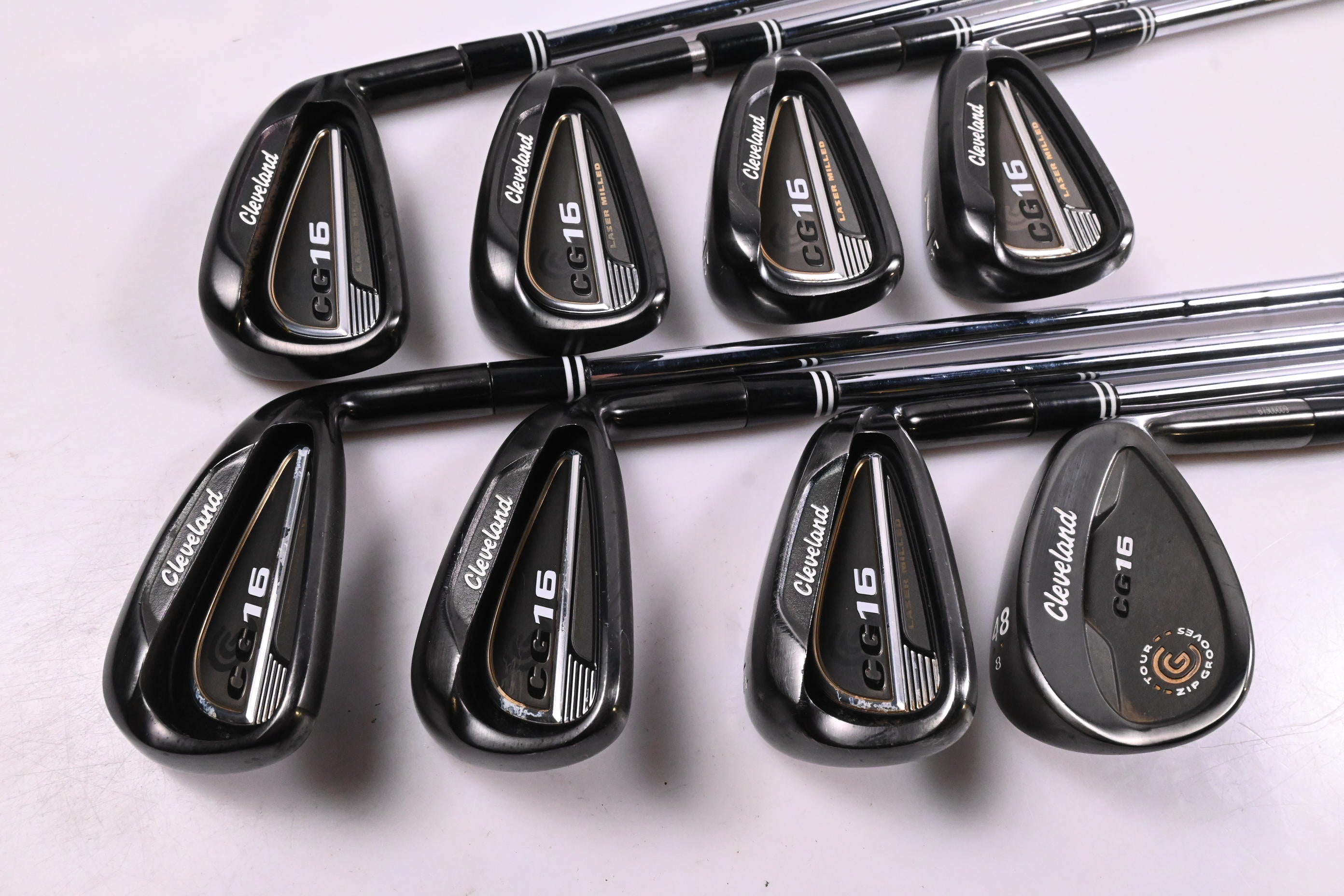 Cleveland CG16 Black Pearl Irons / 4-PW+48° / Regular Flex Traction 85 Shafts