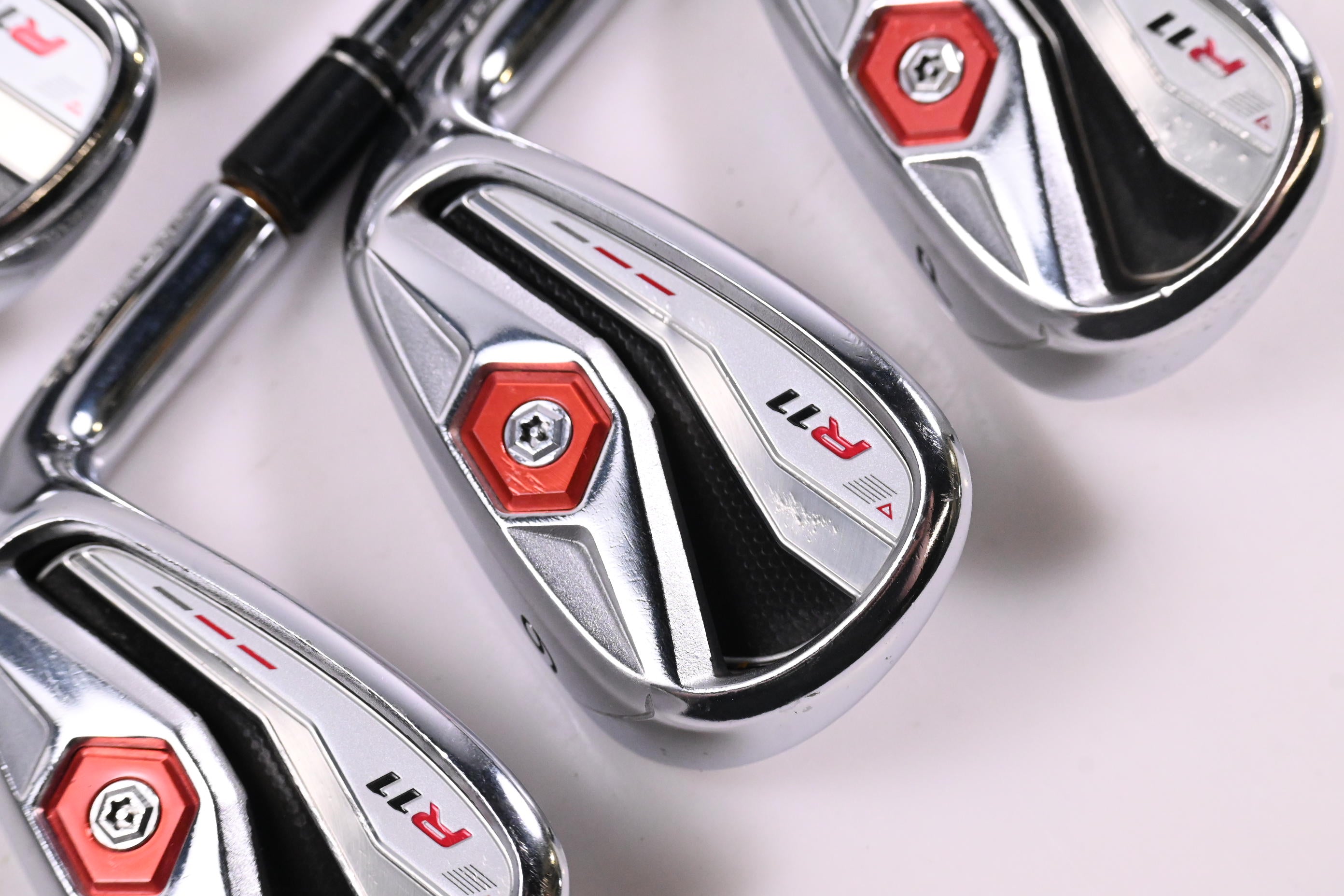 Taylormade R11 Irons / 6-PW / Regular Flex Dynamic Gold R300 Shafts