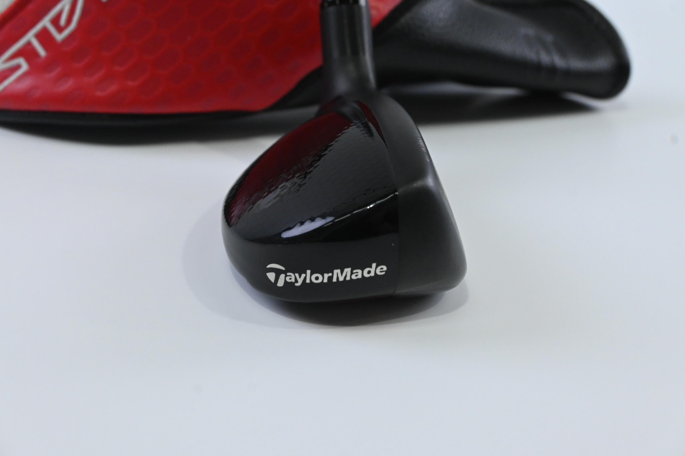 Taylormade Stealth 2 Plus #3 Hybrid / 19.5 Degree / Stiff Flex Kai'li Red 85 Shaft