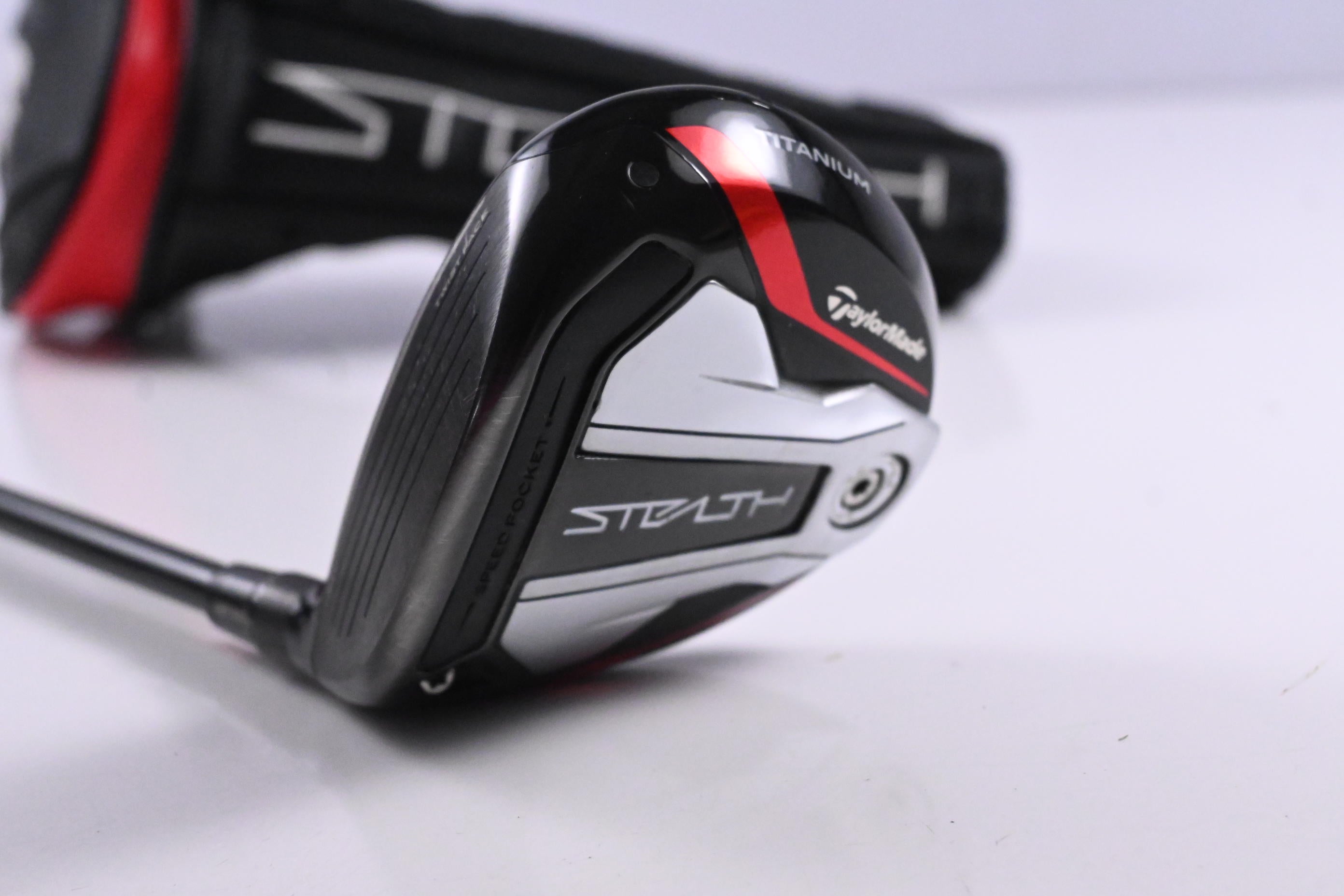 Left Hand Taylormade Stealth Plus #5 Wood / 19 Degree / Regular Flex HZRDUS RDX Smoke Red 65