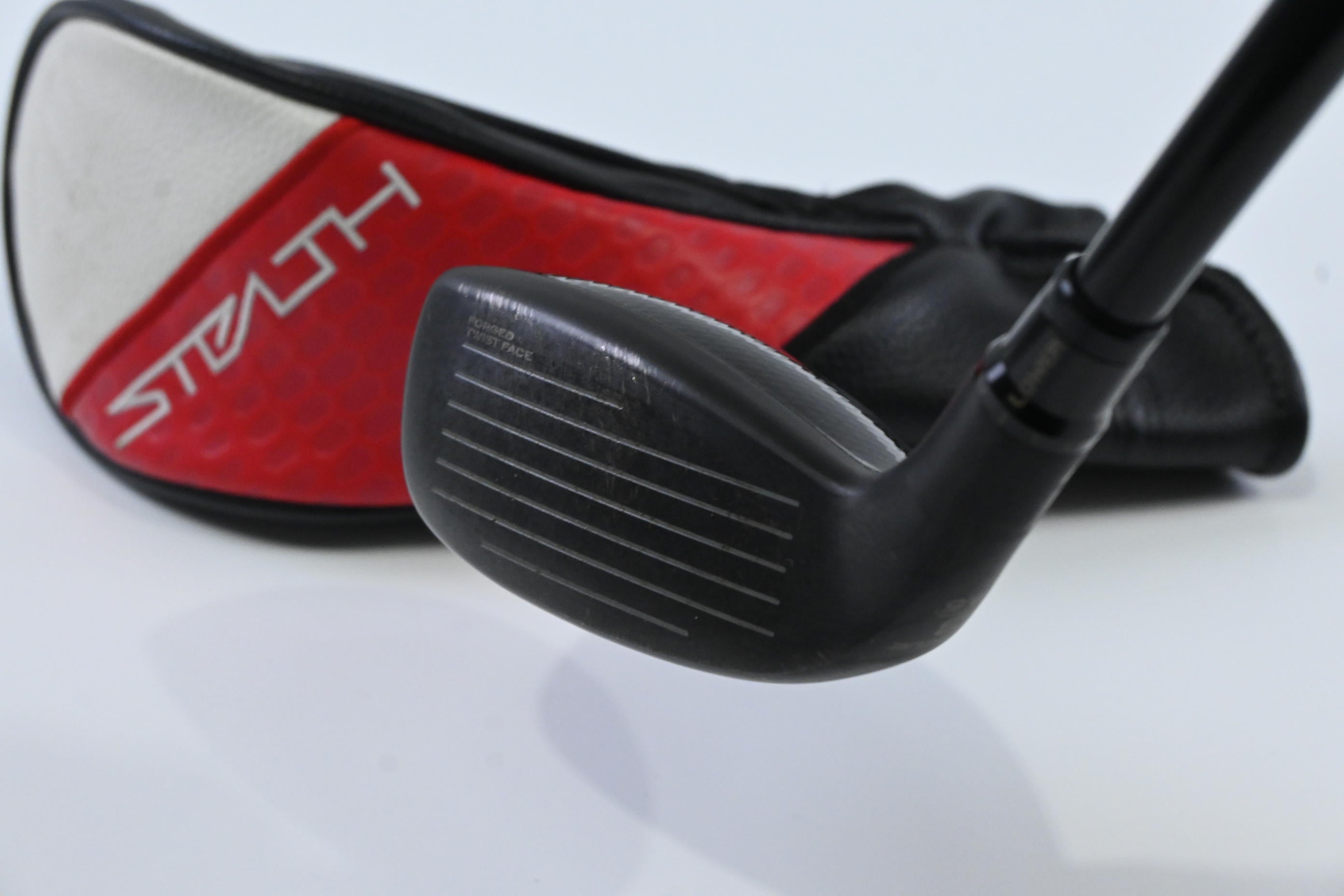 Taylormade Stealth 2 Plus #3 Hybrid / 19.5 Degree / Stiff Flex Kai'li Red 85 Shaft