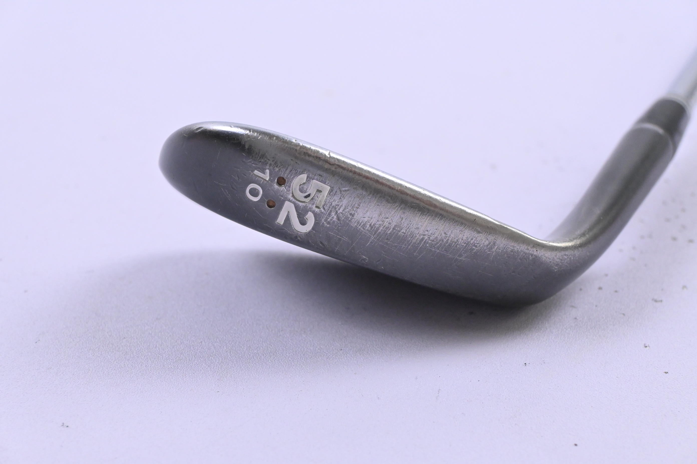 Cleveland 588 RTX Gap Wedge / 52 Degree / Wedge Flex Dynamic Gold