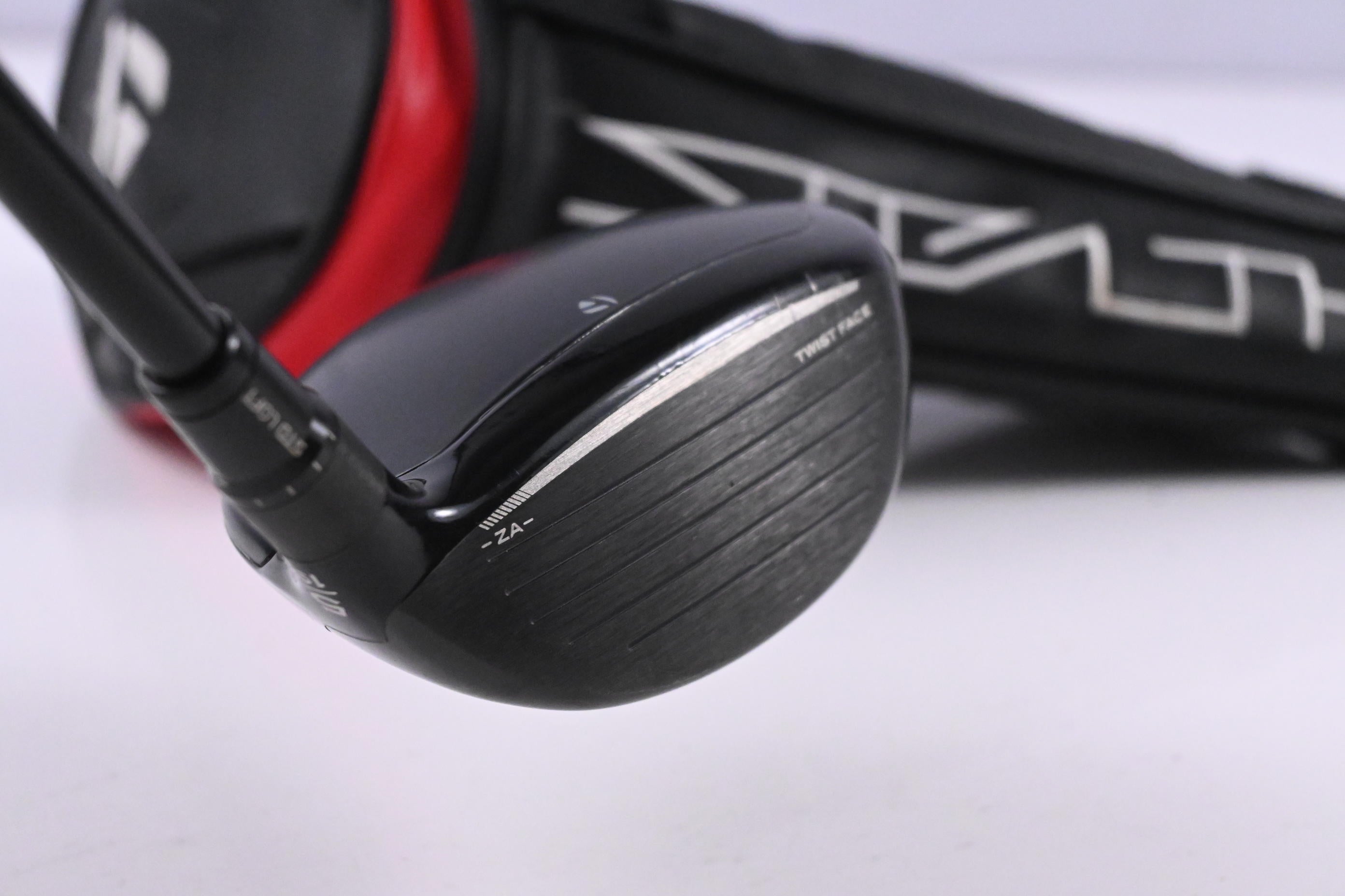 Left Hand Taylormade Stealth Plus #5 Wood / 19 Degree / Regular Flex HZRDUS RDX Smoke Red 65