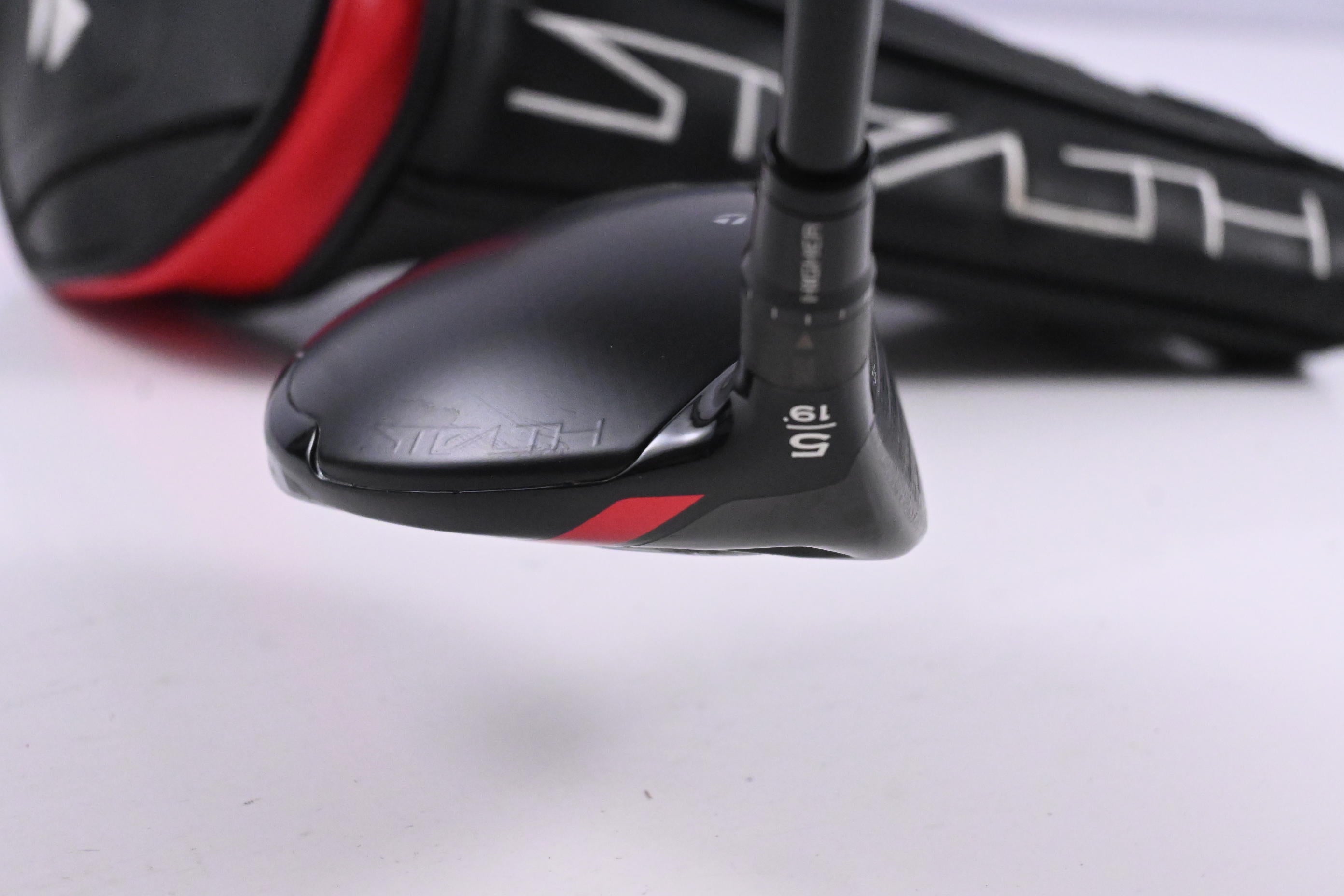 Left Hand Taylormade Stealth Plus #5 Wood / 19 Degree / Regular Flex HZRDUS RDX Smoke Red 65