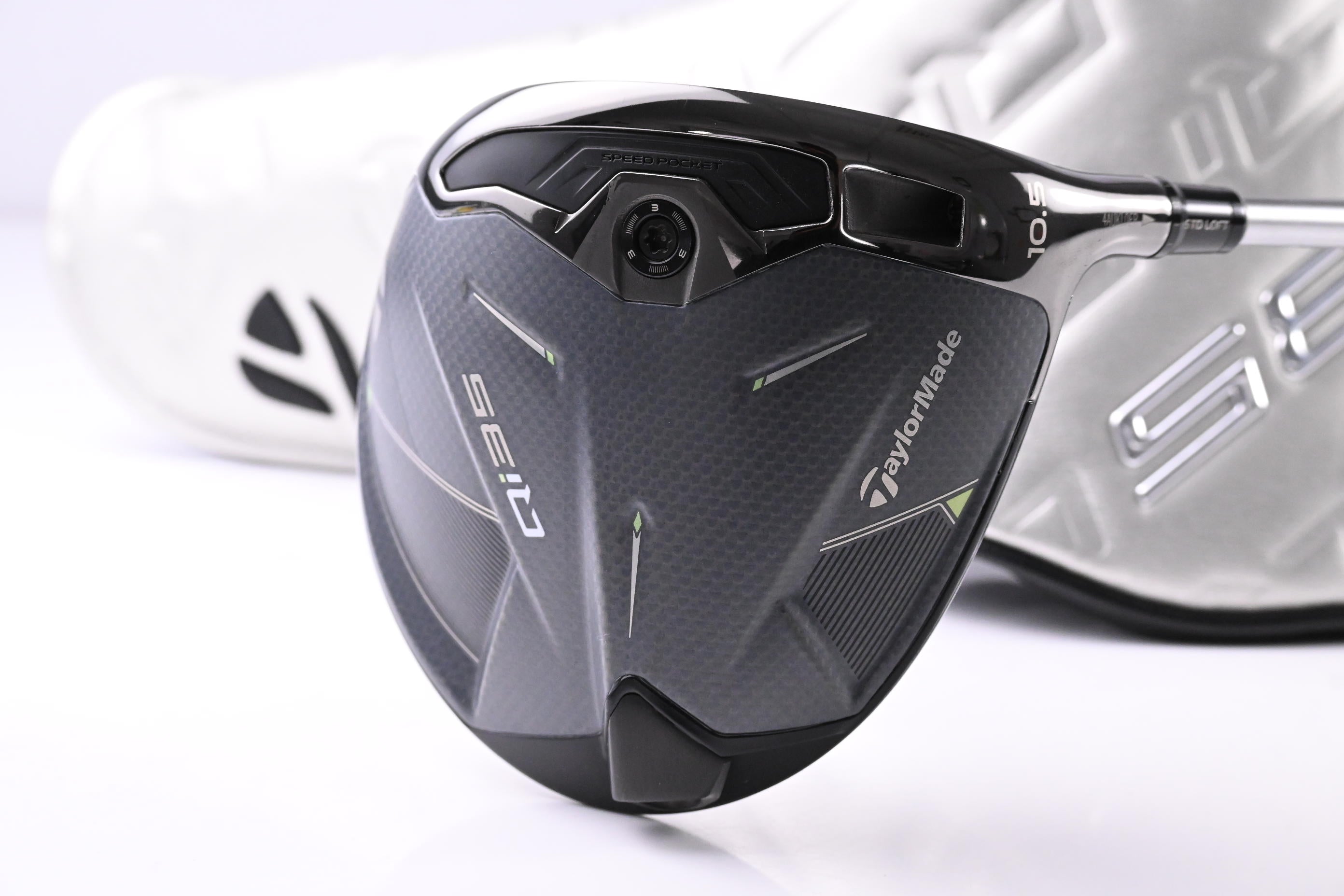 Taylormade Qi35 Driver / 10.5 Degree / Stiff Flex Kugo Kage 60 Shaft