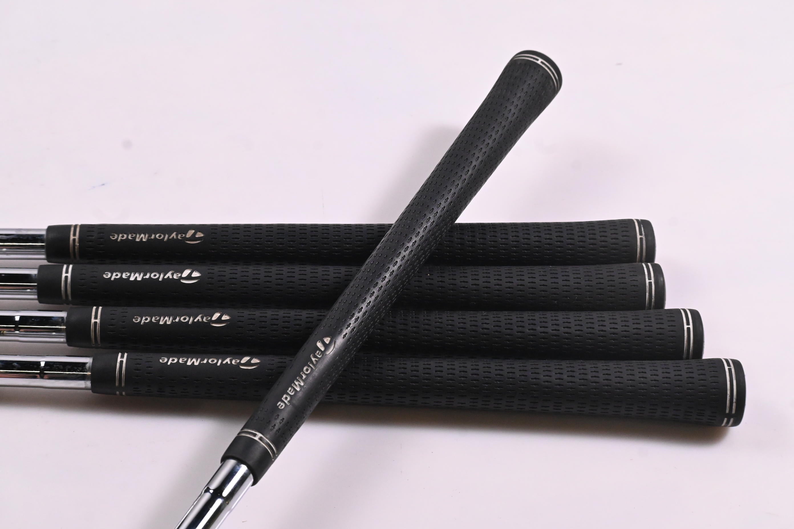 Taylormade R11 Irons / 6-PW / Regular Flex Dynamic Gold R300 Shafts
