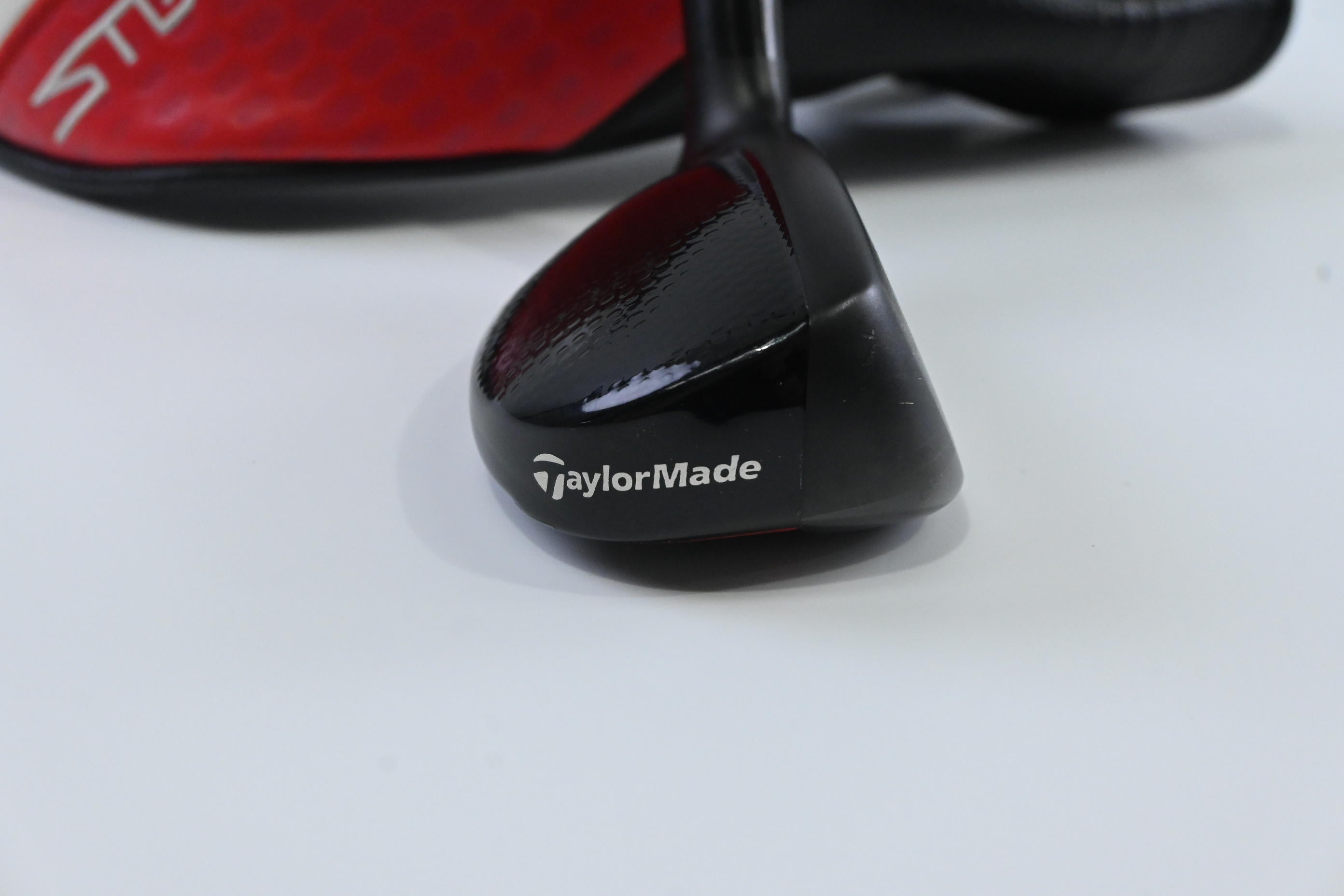 Taylormade Stealth 2 Plus #4 Hybrid / 22 Degree / Regular Flex Kai'li Red 75