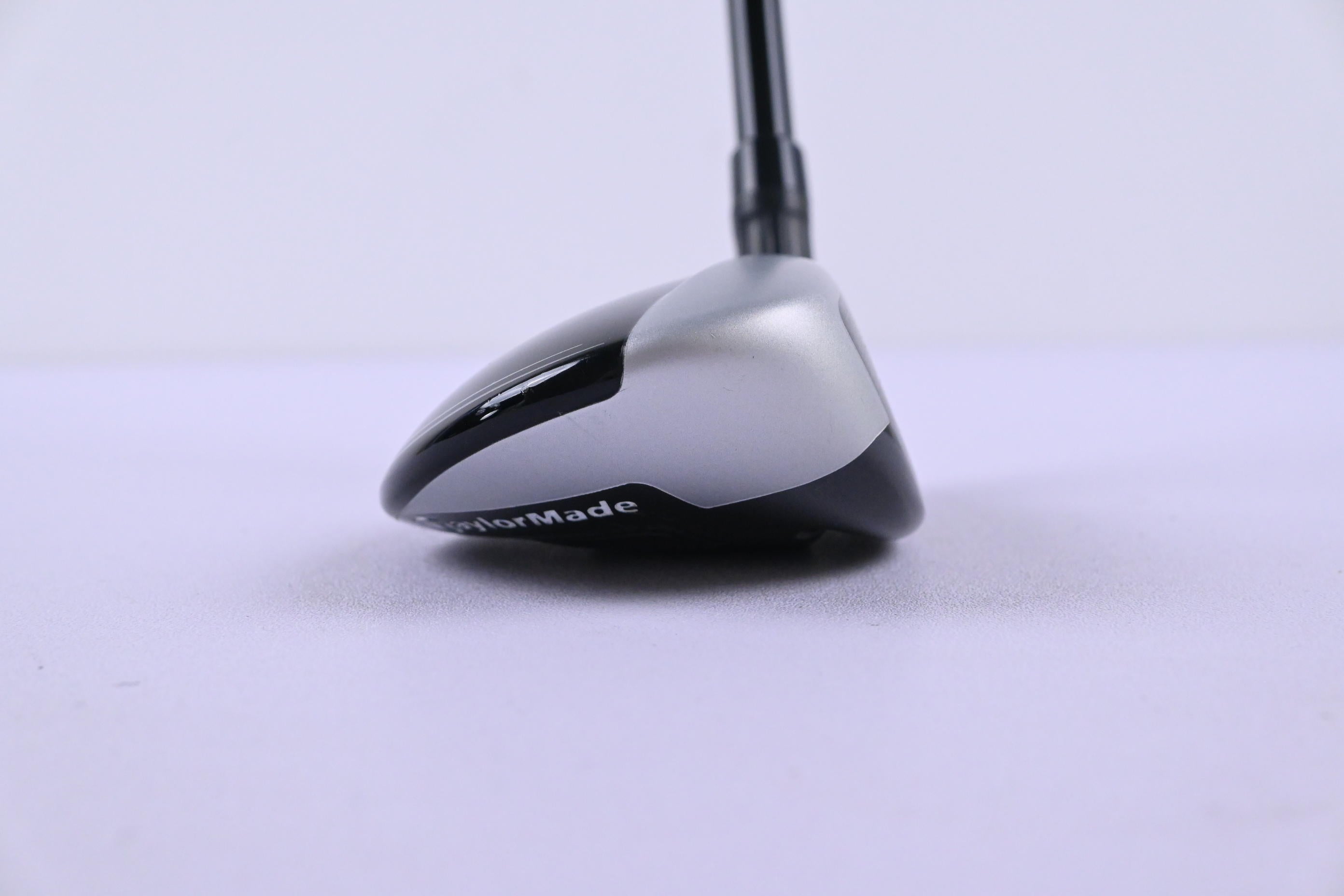 Taylormade M4 #3 Hybrid / 19 Degree / Regular Flex Fujikura Atmos Red 6 Shaft