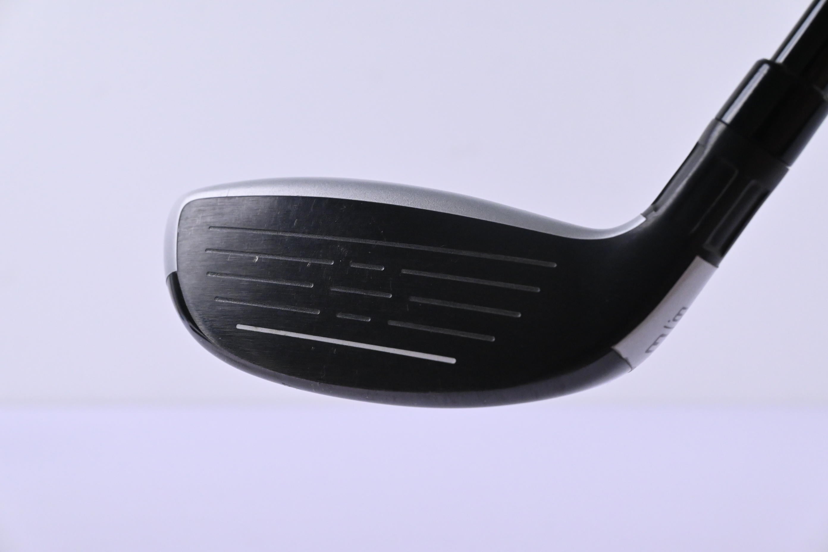 Taylormade M4 #3 Hybrid / 19 Degree / Regular Flex Fujikura Atmos Red 6 Shaft