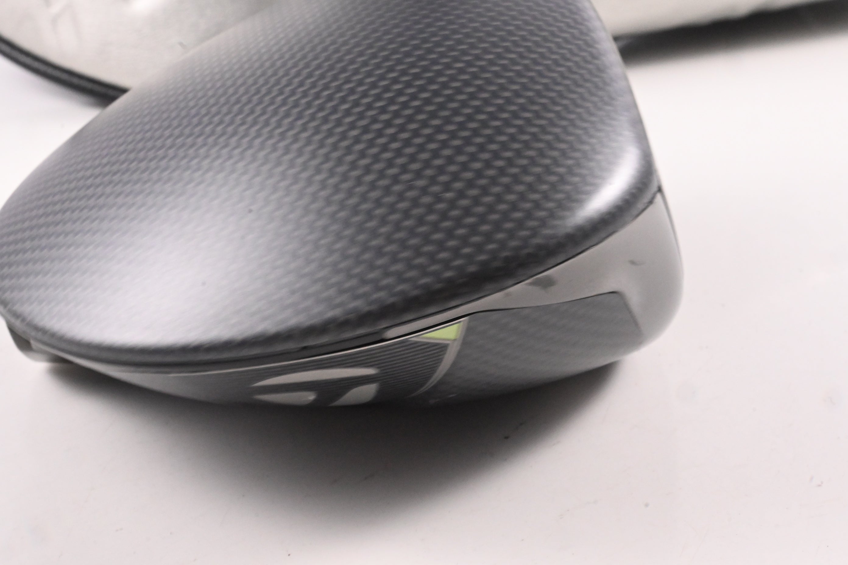 Taylormade Qi35 LS Driver / 9 Degree / X-Flex Kai'li White 70 Shaft